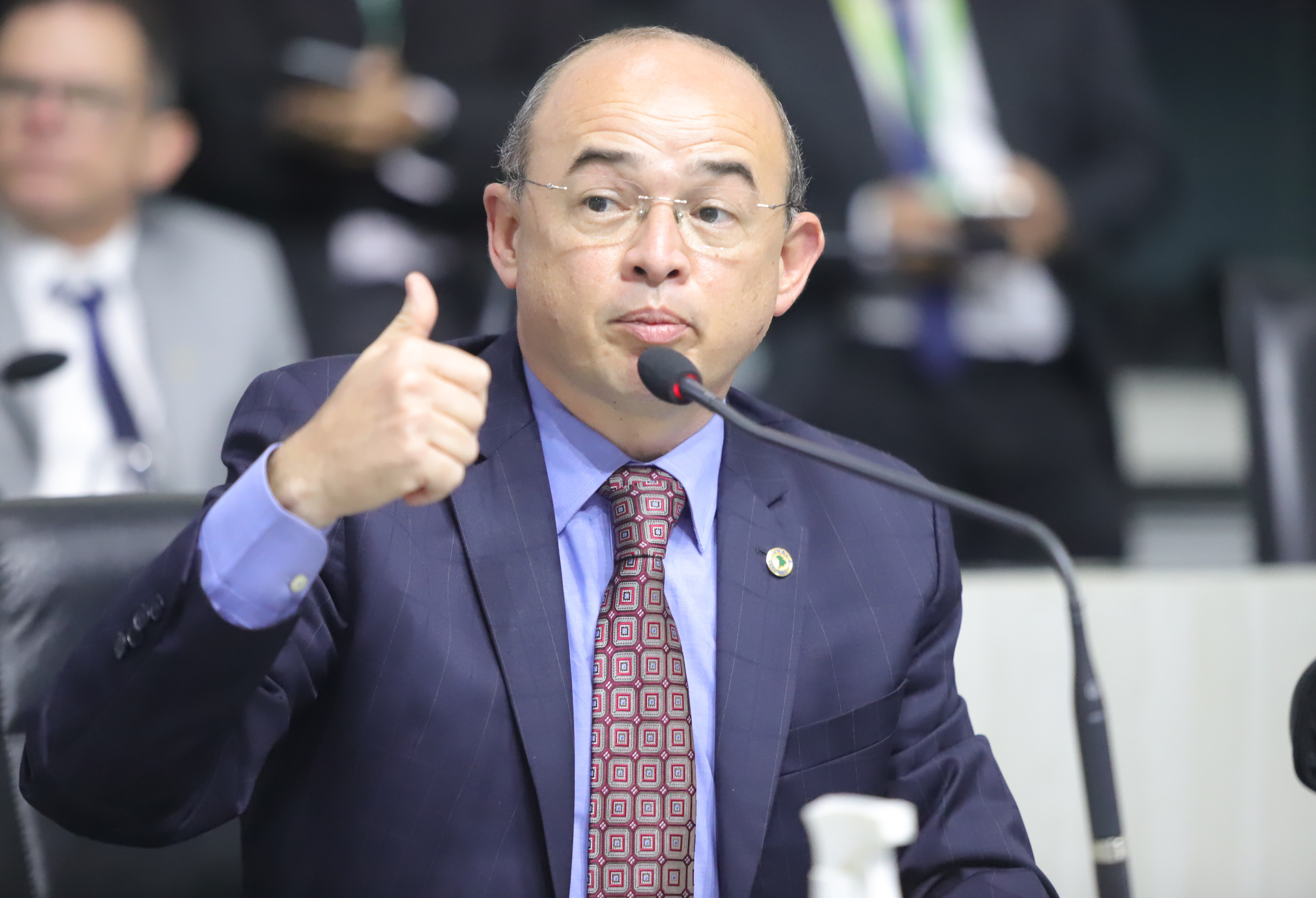 Sérgio Aguiar critica obras paradas no interior do Estado