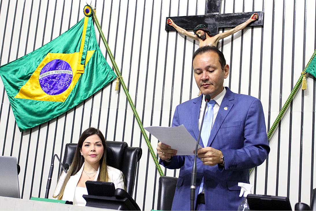 Leitura do expediente da sessão legislativa desta terça-feira