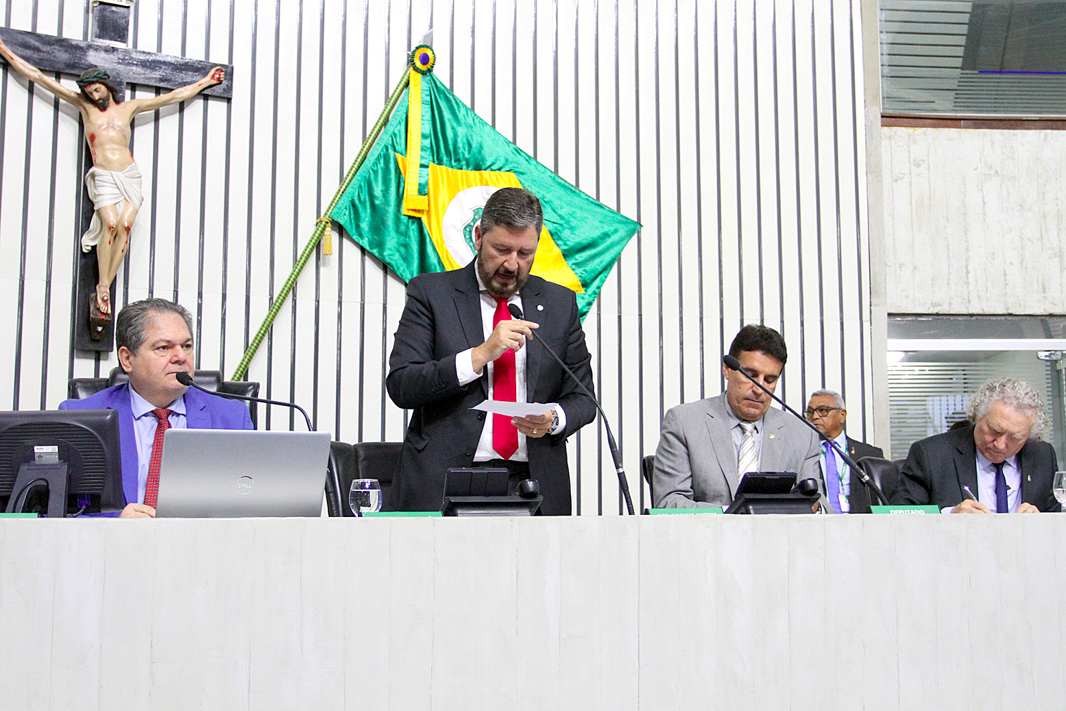 Votação realizada durante sessão legislativa desta terça-feira