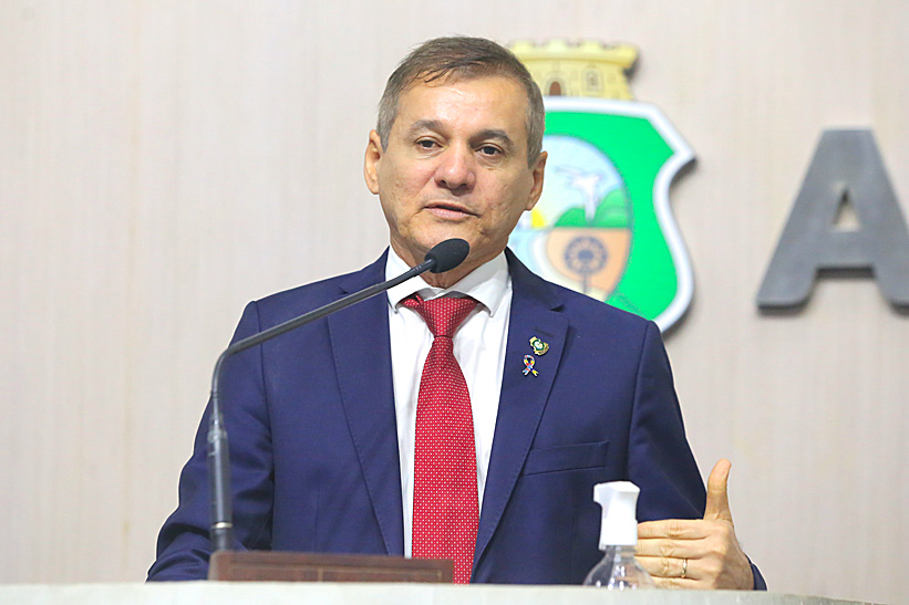 Deputado Firmo Camurça (União)