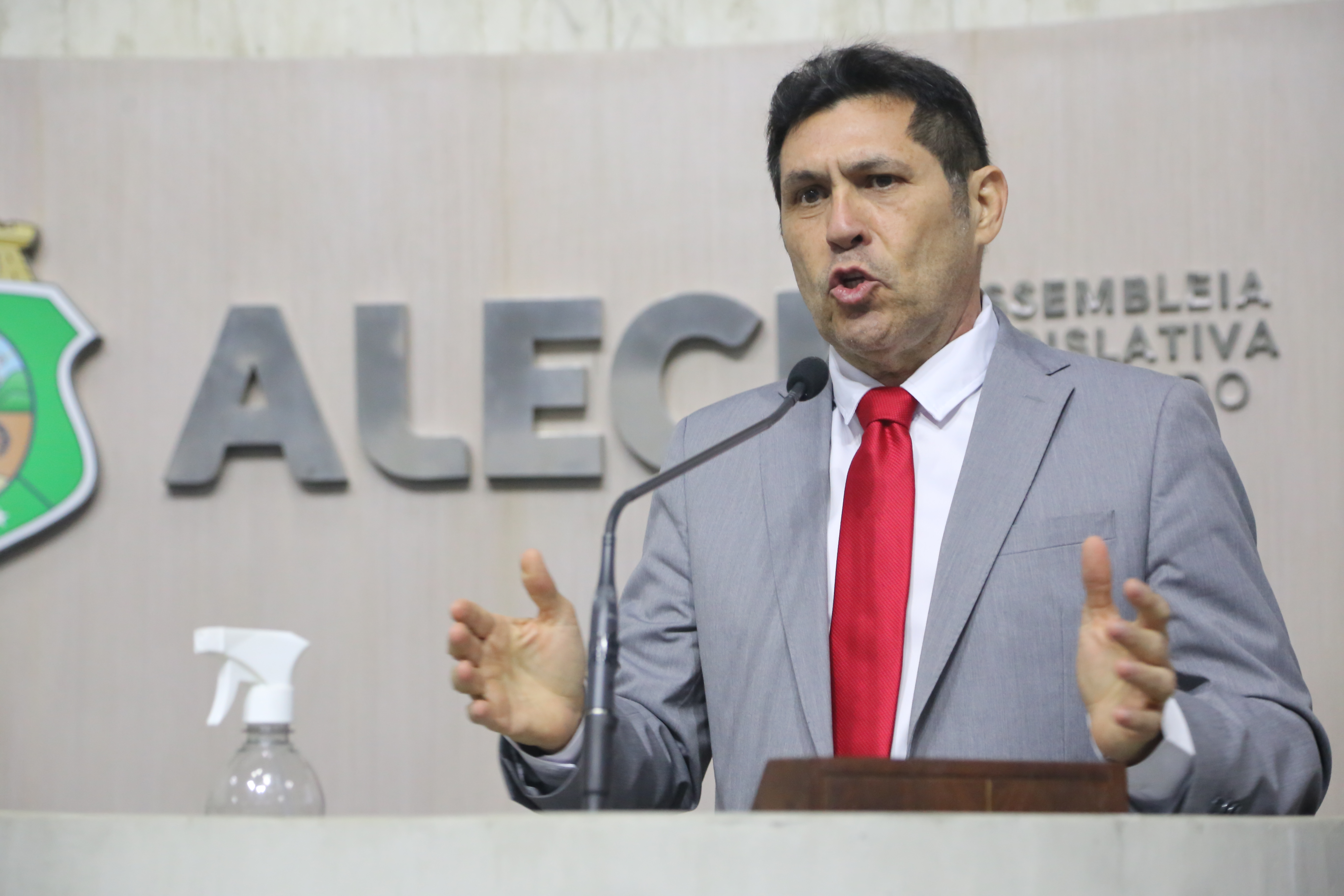 De Assis Diniz aponta resoluções da Frente da Agricultura, Pesca e Pecuária