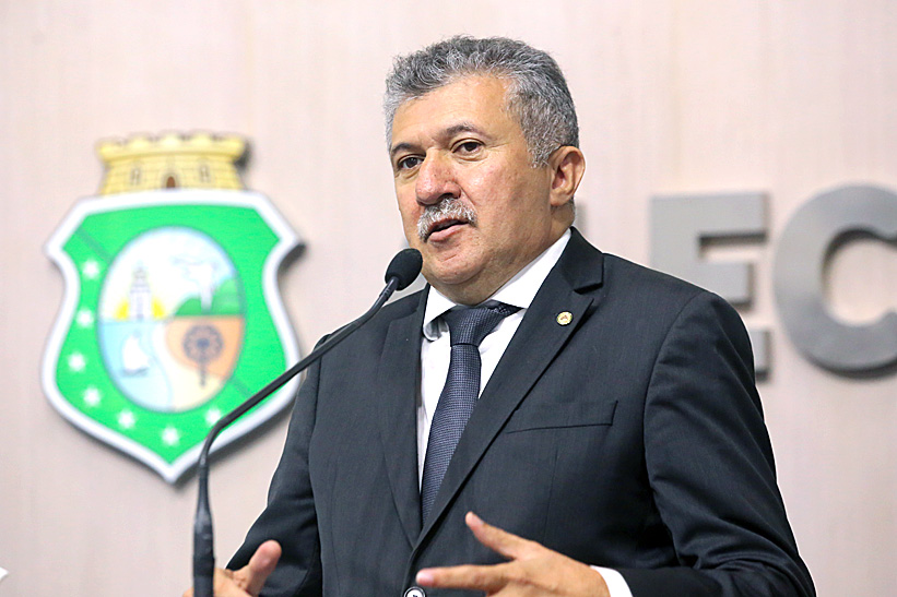 Antônio Henrique critica deputados que apoiaram suspensão da taxa do lixo