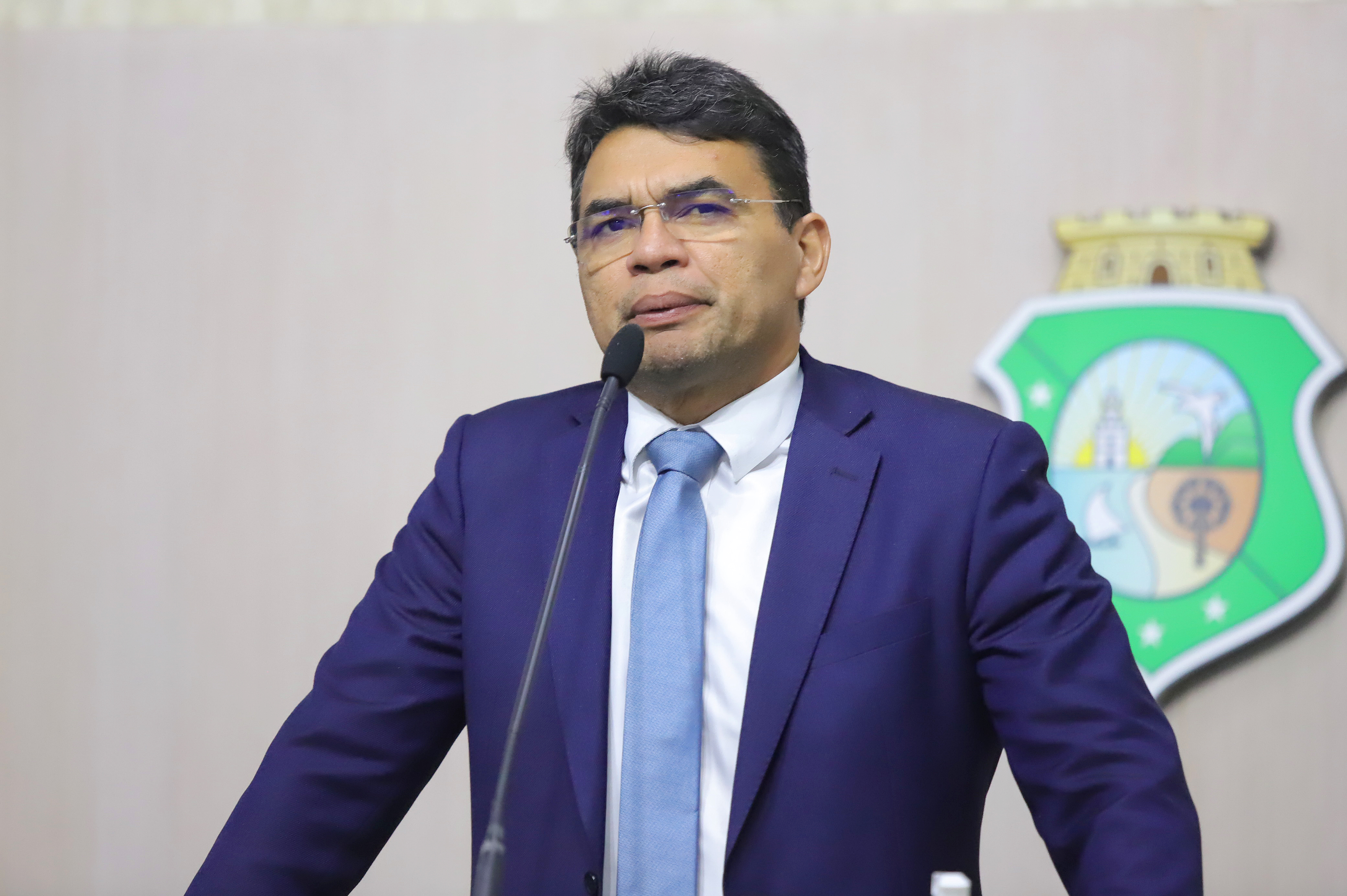 Sargento Reginauro critica o fim das escolas cívico-militares