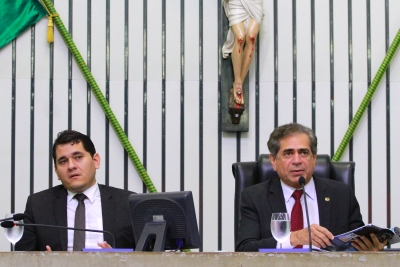 Leitura do expediente na abertura da sessão plenária desta terça-feira