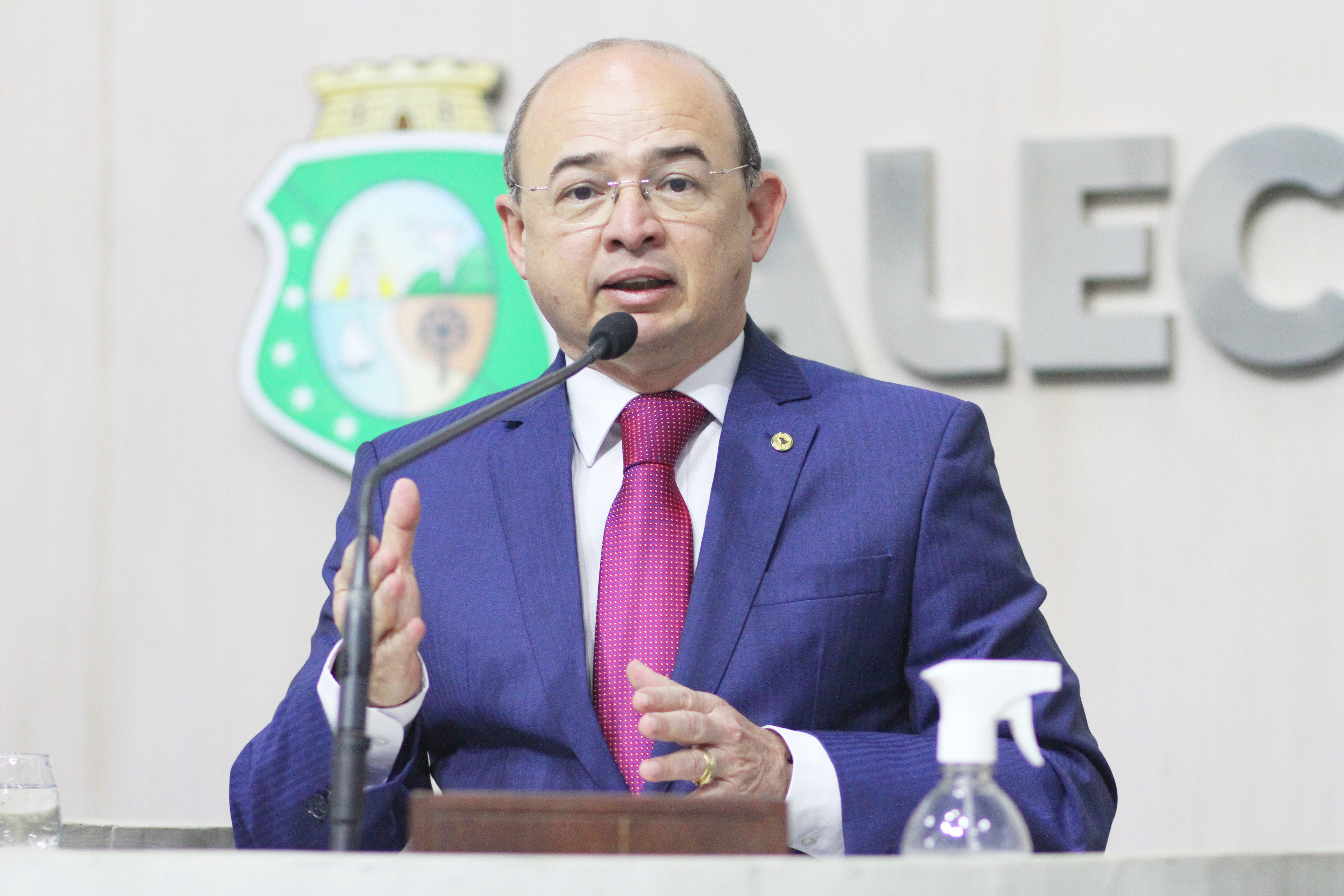 Sérgio Aguiar pede reforma do centro cirúrgico do Hospital de Messejana