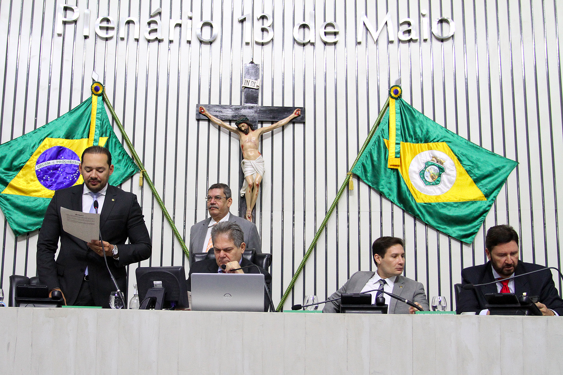 Votação realizada durante sessão legislativa desta quarta-feira