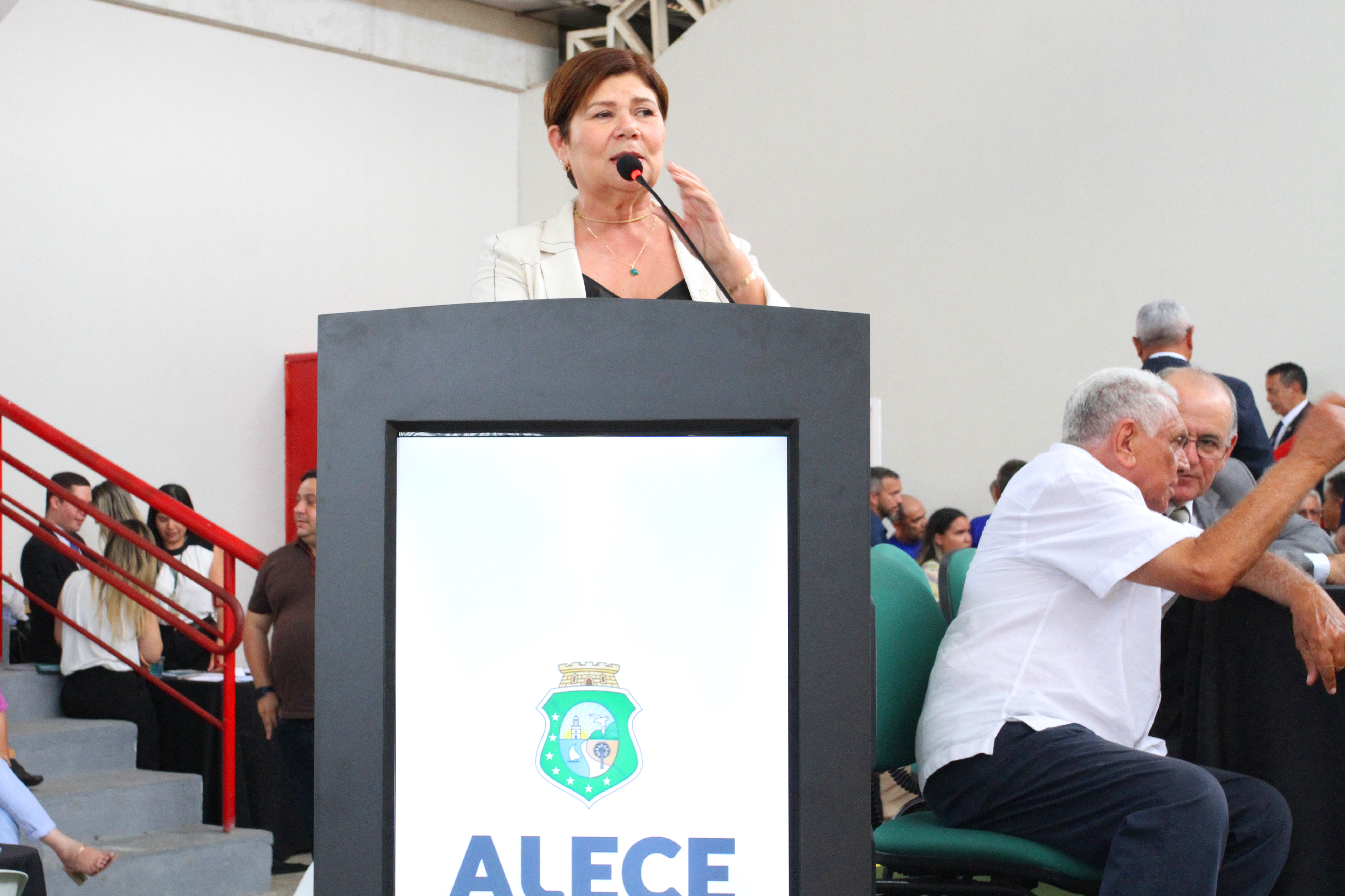 Jô Farias anuncia implementação do Alcance Profissionalizante