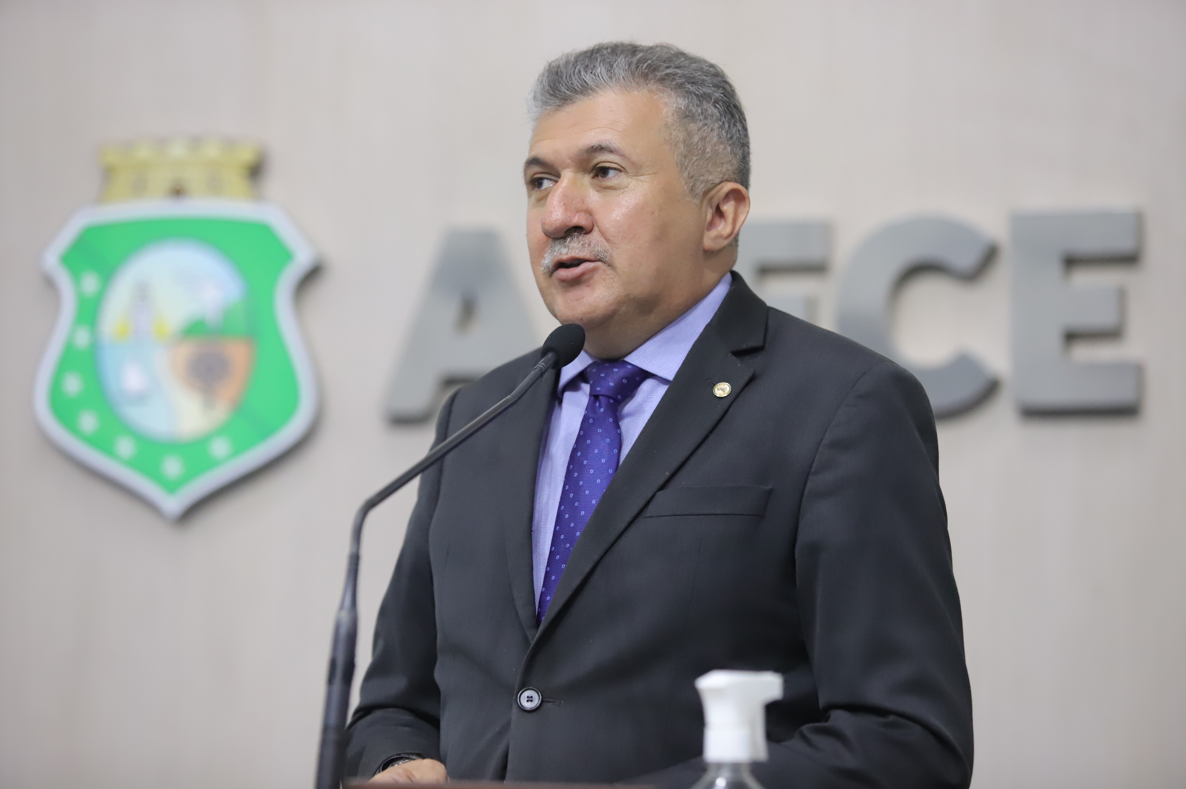 Antônio Henrique convida para audiência sobre concursados do Metrofor