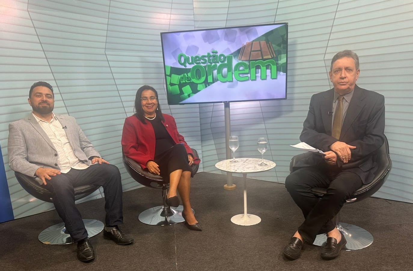 O presidente do Sescap Ceará, Carlos Átila, a diretora do Sindicato dos Contabilistas do Ceará, Silvana Ribeiro, e o jornalista Renato Abreu