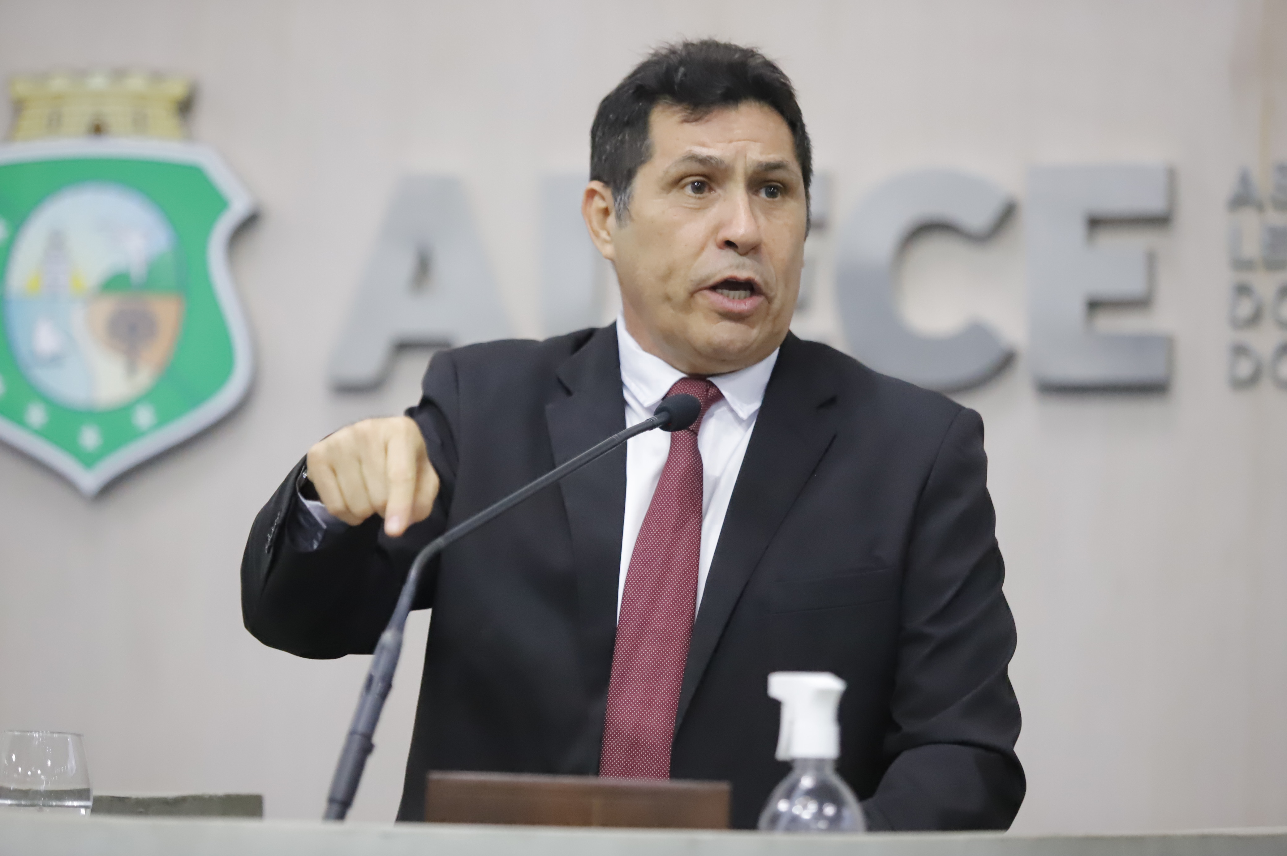 De Assis Diniz exalta trabalho realizado pelo MST