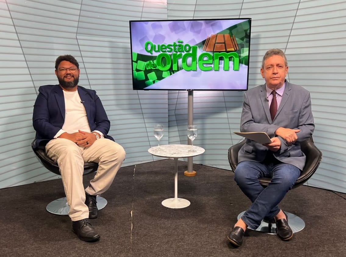 Professor Rafael dos Santos da Silva e jornalista Renato Abreu