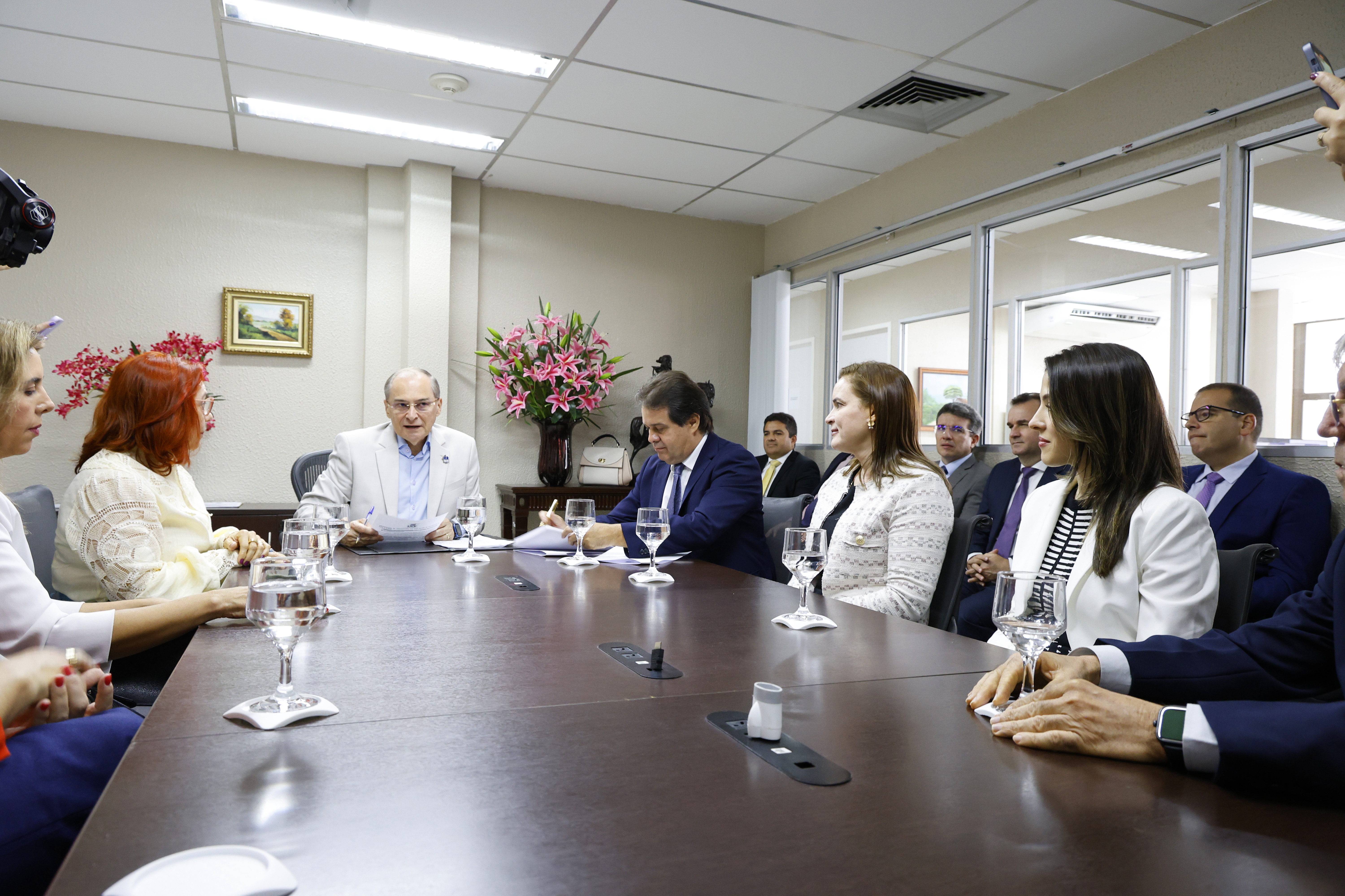 Presidentes do TJCE e da Alece assinam termo de cooperação técnica