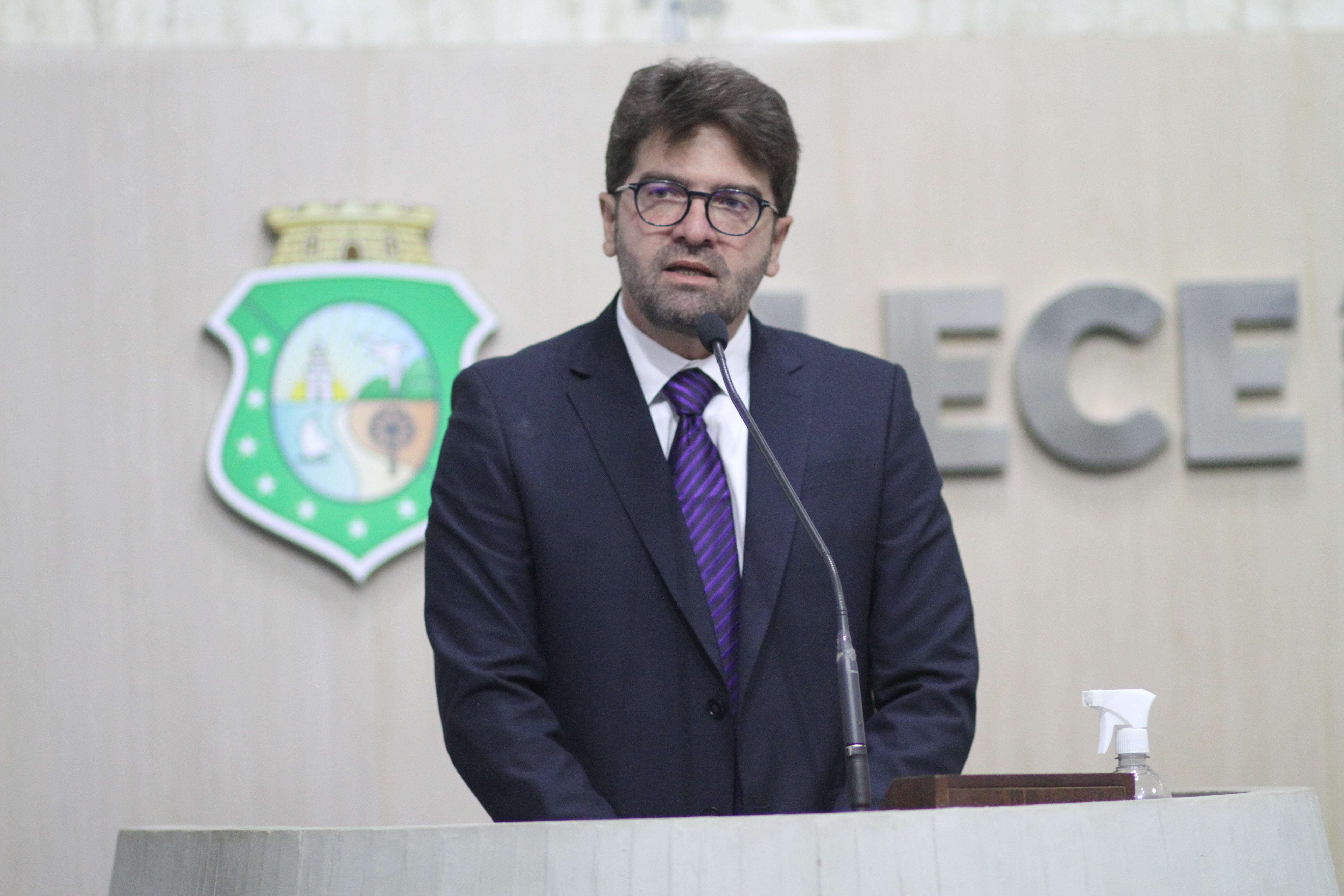Dr. Aloísio destaca dia da mulher e lamenta violência contra o segmento