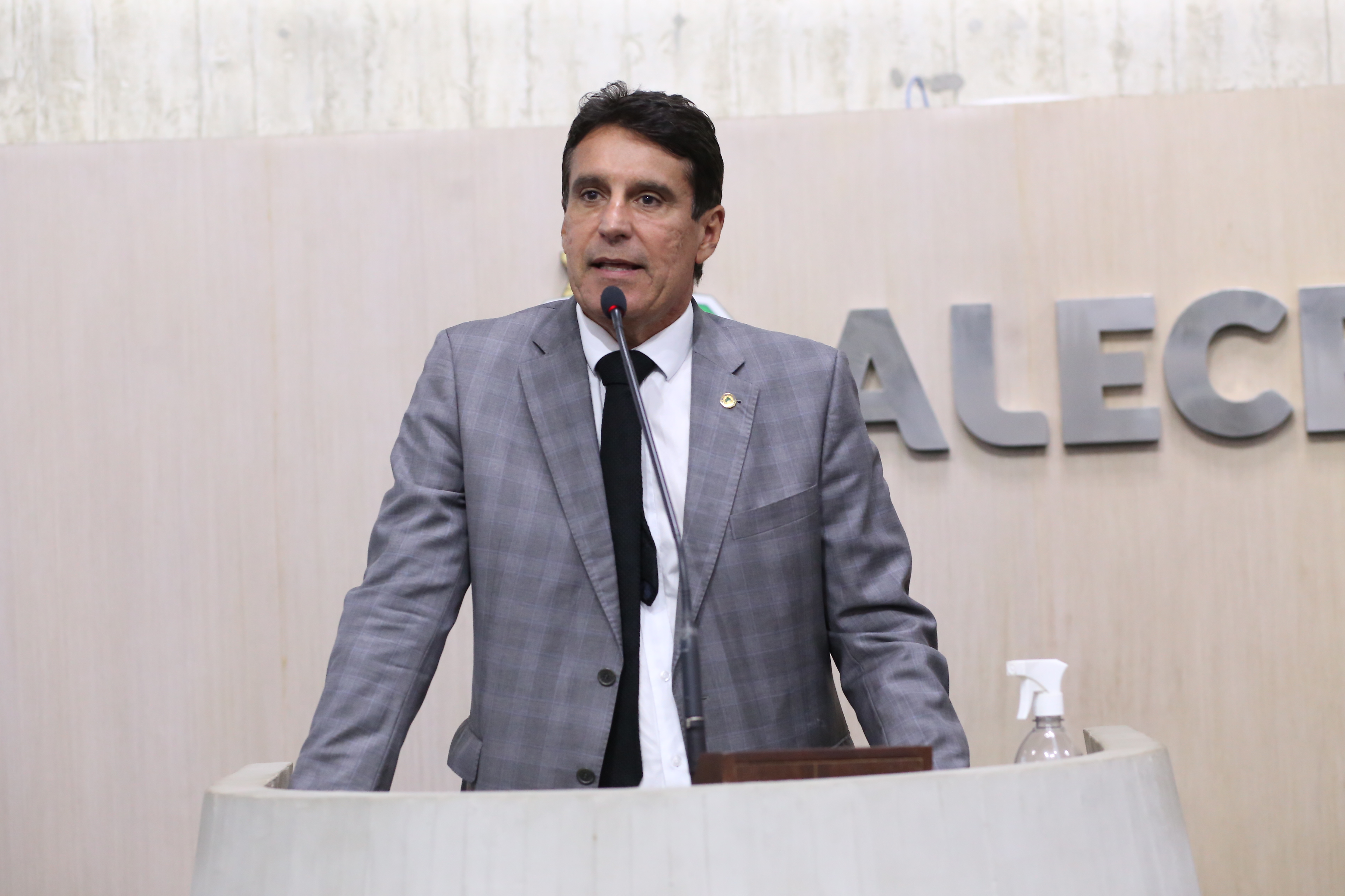 Agenor Neto defende ações do Governo Elmano de Freitas