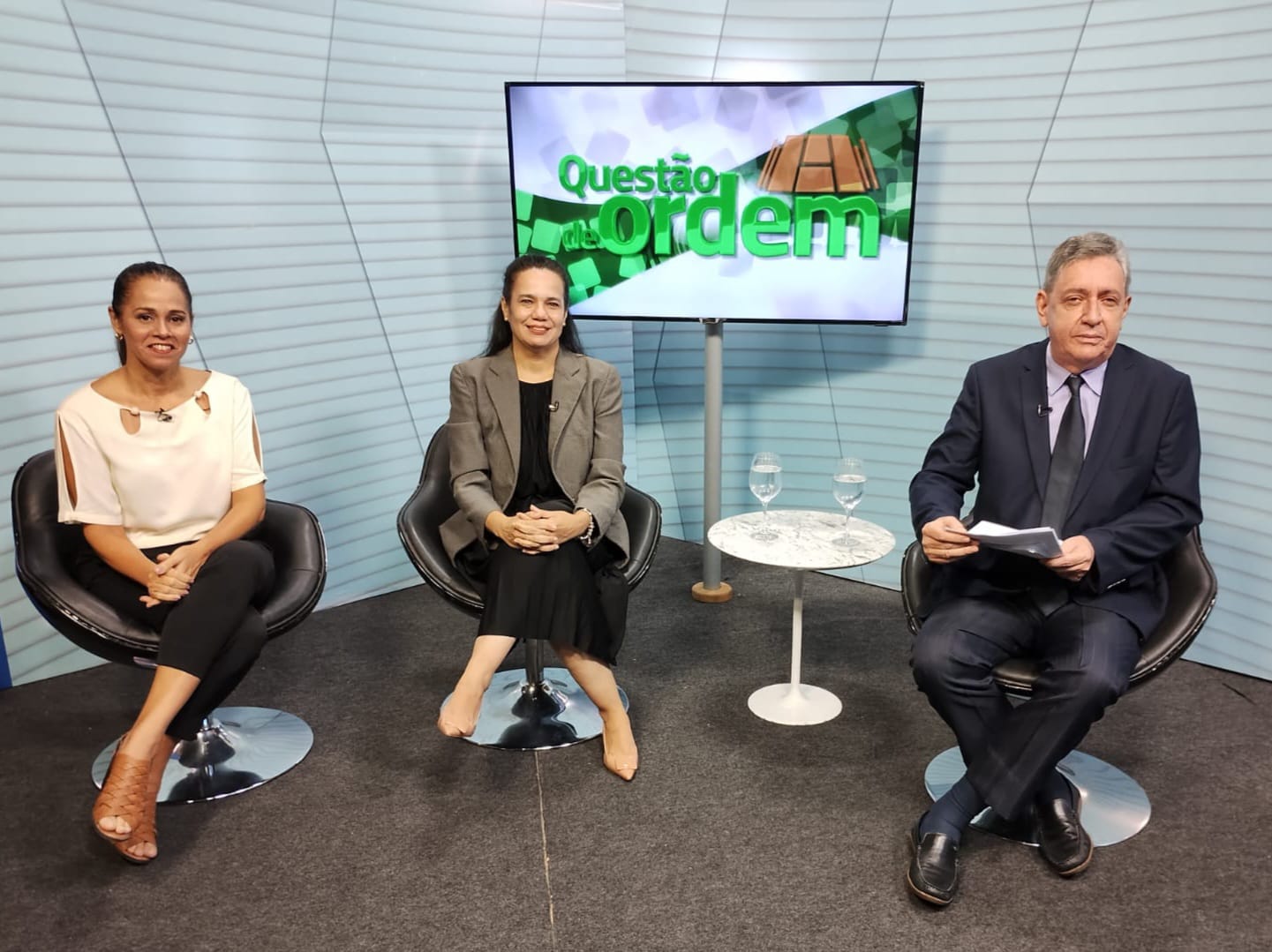 Jornalistas Janaina Gouveia, Christiane Sales e Renato Abreu