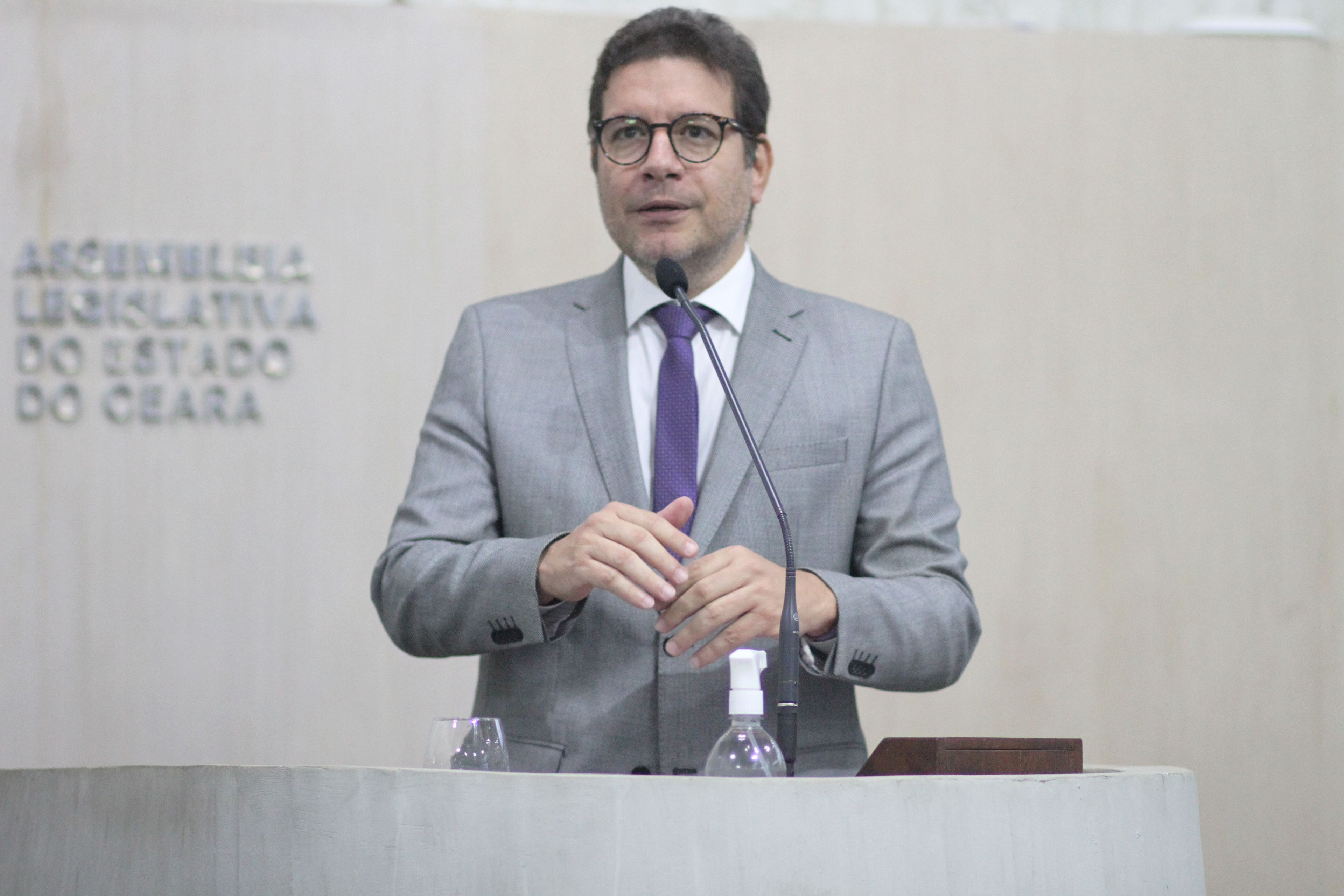 Roseno repudia ações da PGE contra os servidores estaduais em greve