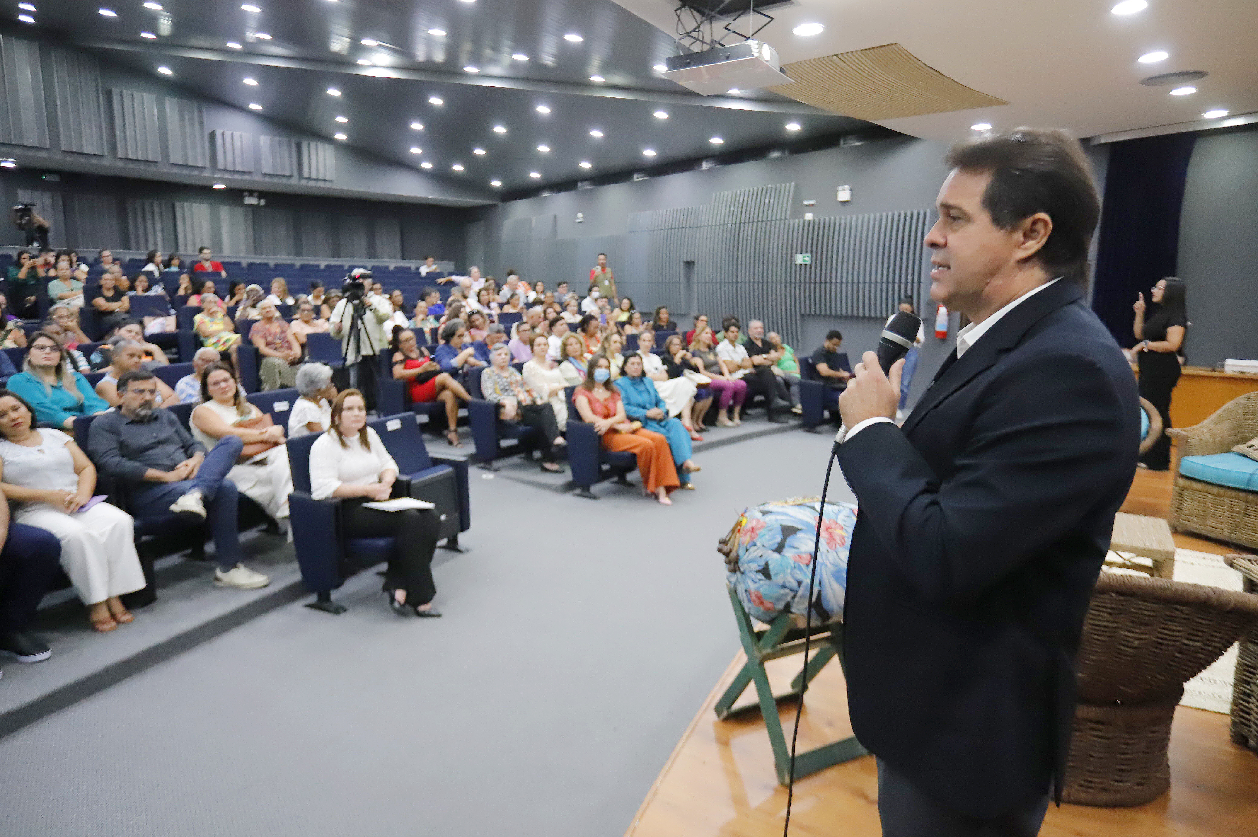 Alece lança o projeto Renda Gera Renda para capacitar artesãs cearenses