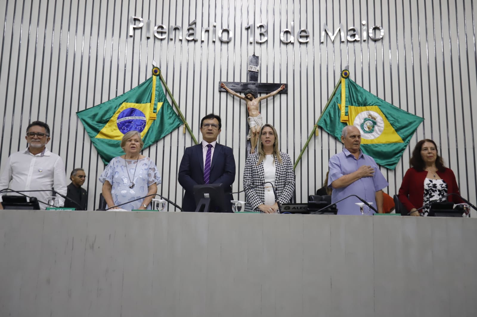 Impactos positivos da biodança na saúde humana são reconhecidos em sessão solene