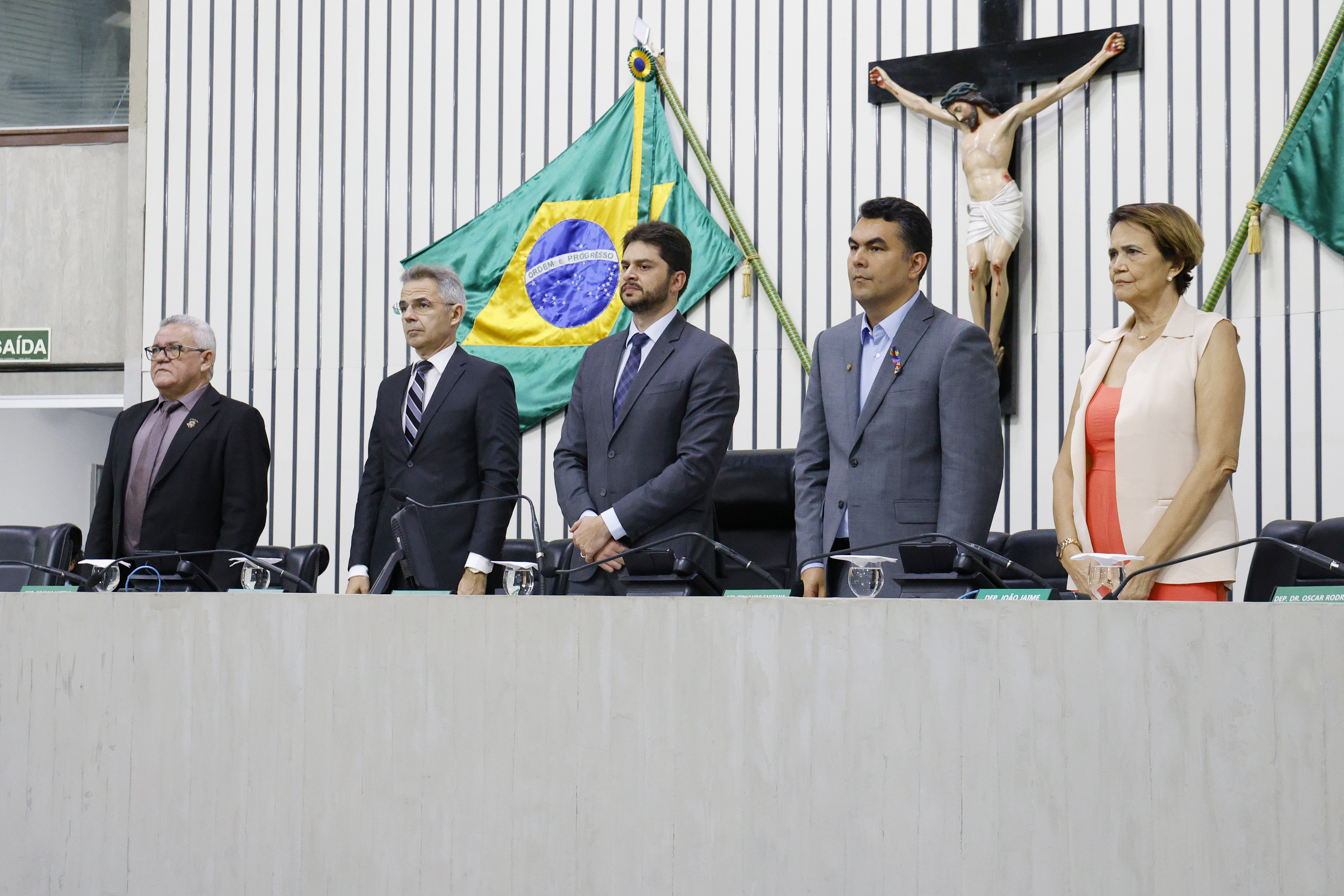 Papel social dos oficiais de justiça é exaltado em sessão solene na Alece