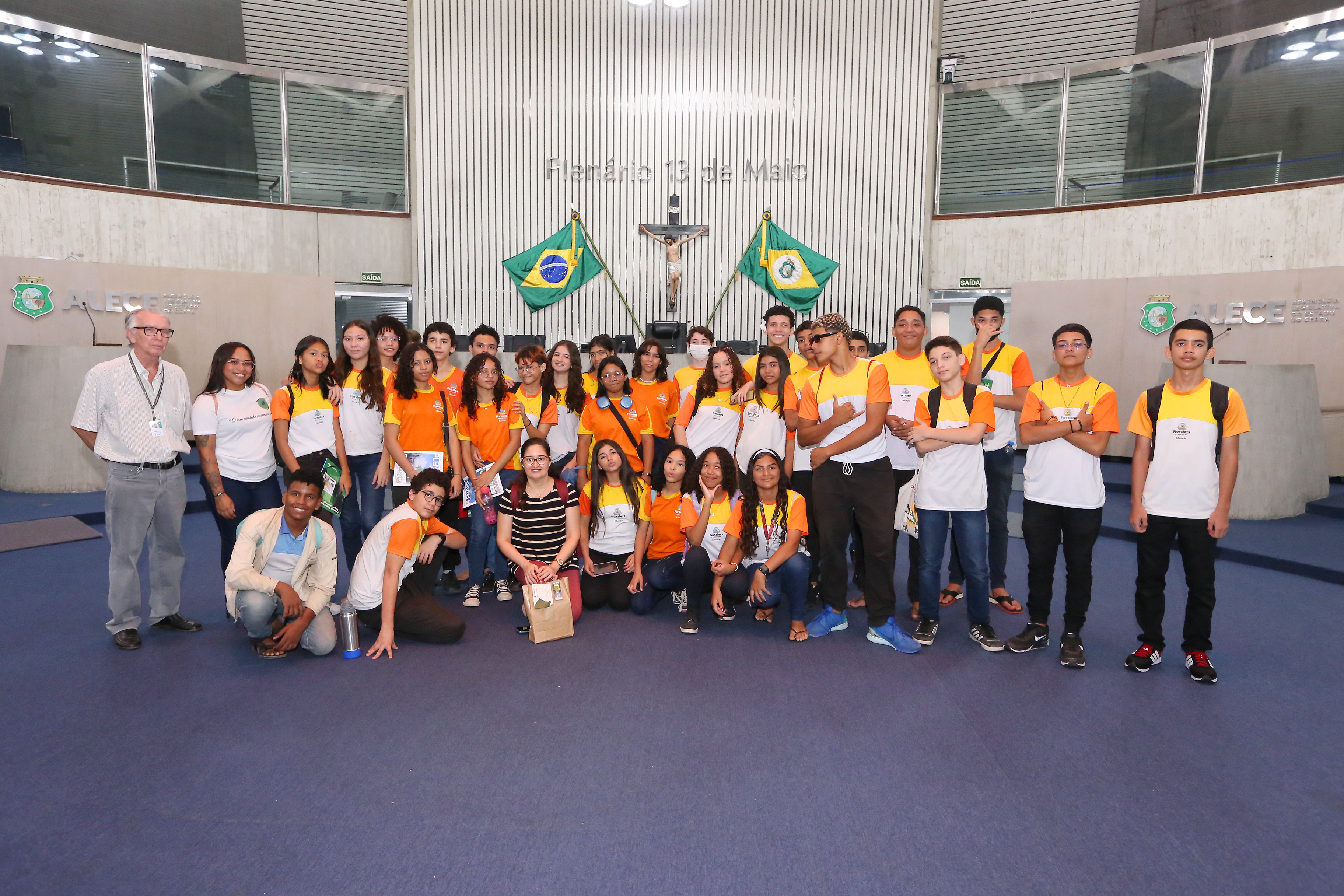 Alunos da escola de Tempo Integral Professor José Júlio da Ponte visitam a Alece