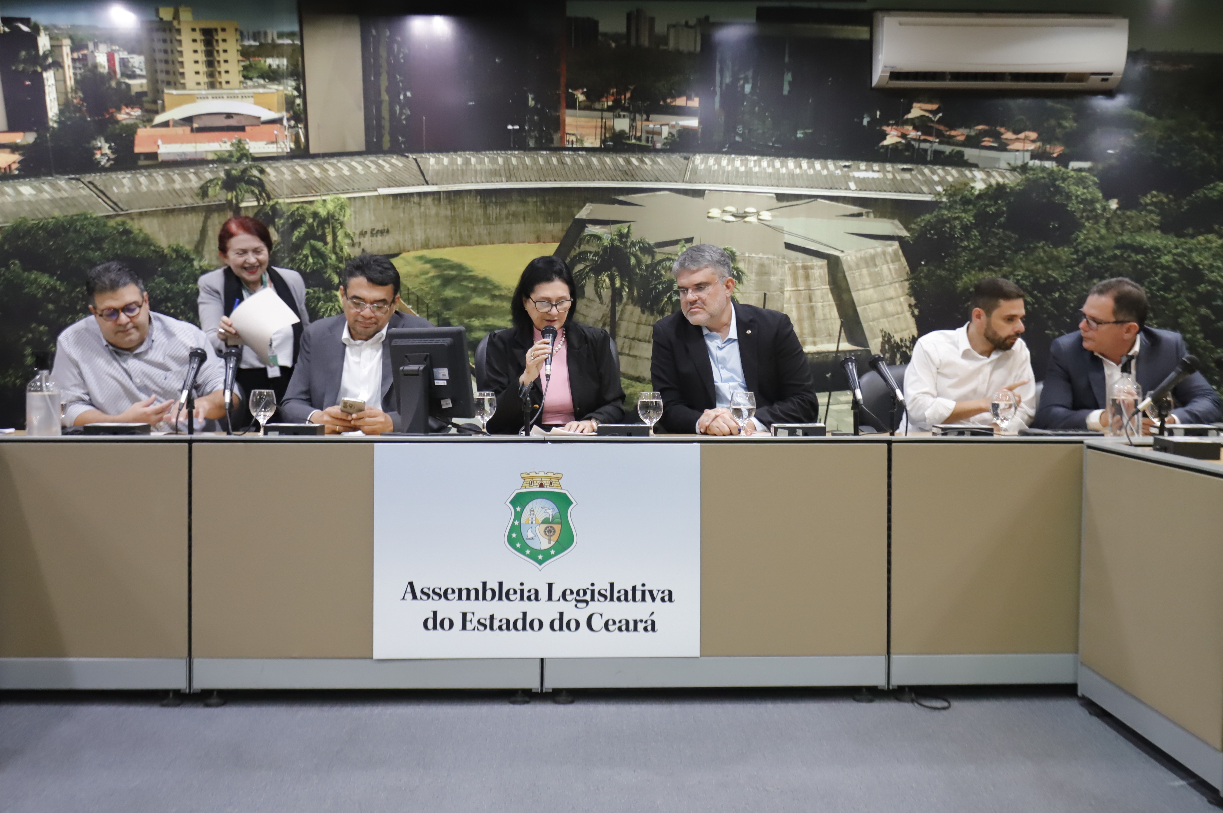 Deputados aprovam quatro projetos em comissões técnicas nesta terça-feira