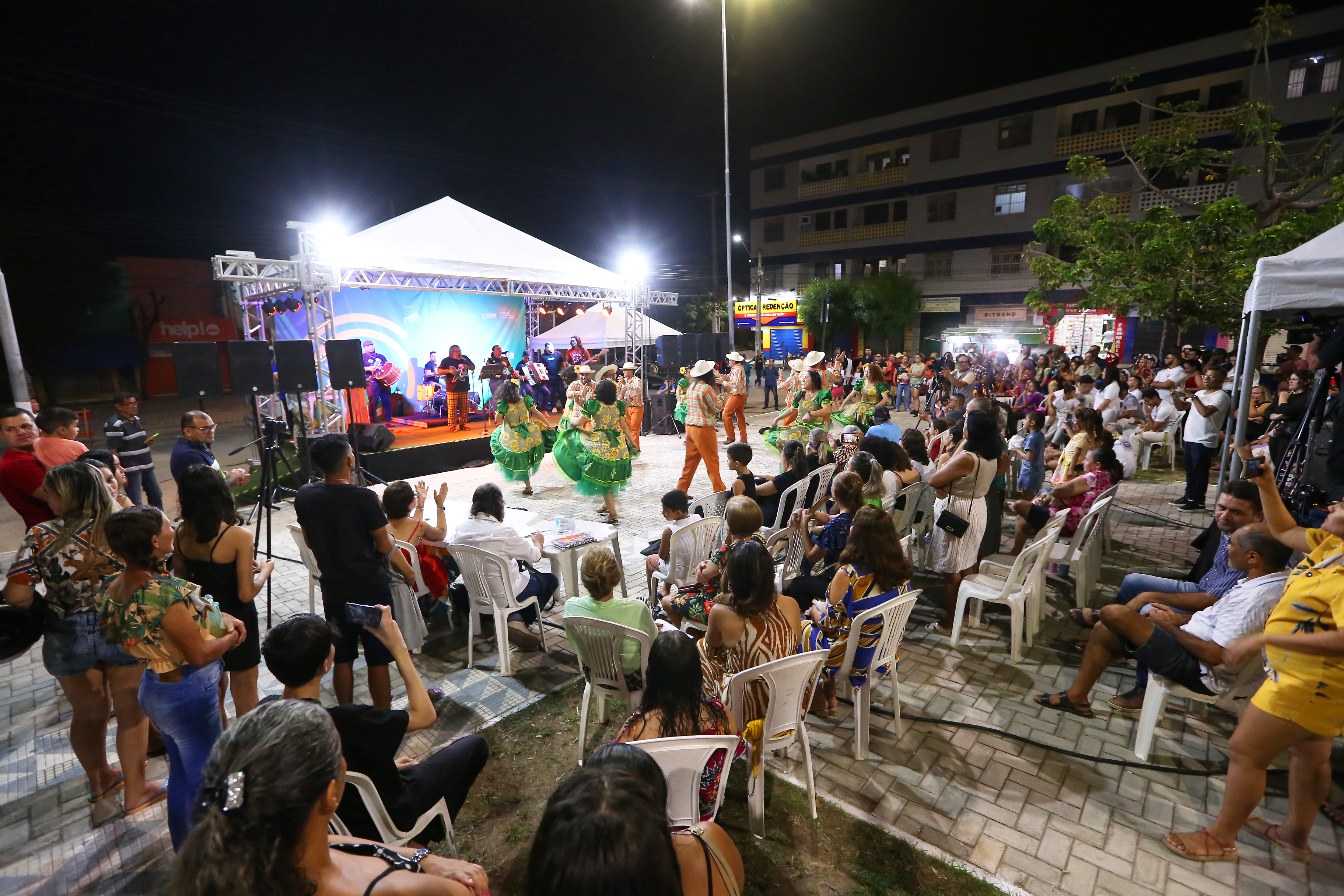 Doze atrações se apresentam na estreia do Festival de Arte e Cultura em Canindé