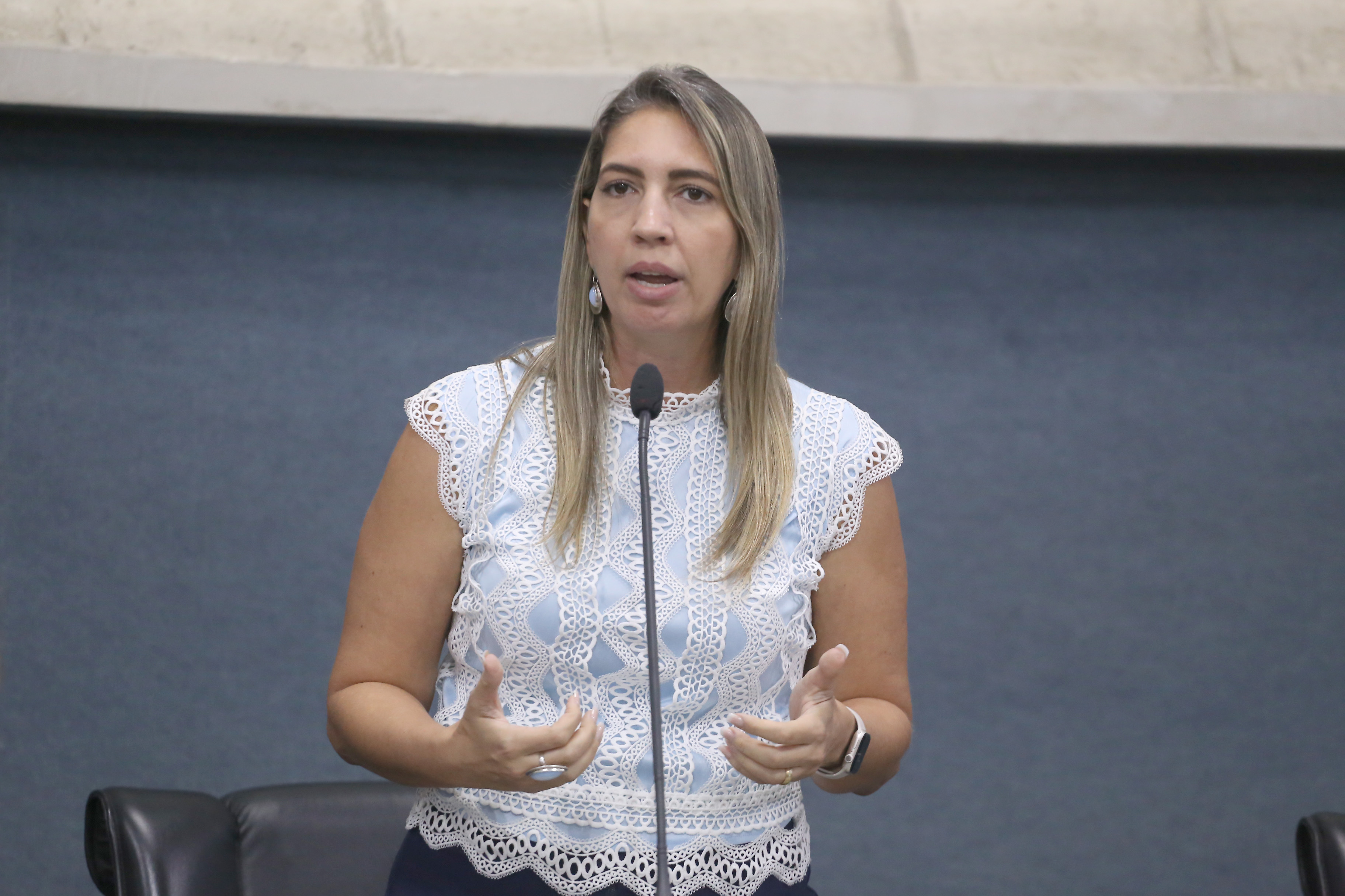 Larissa Gaspar critica falta de apoio para atender vítimas de estupro em Fortaleza