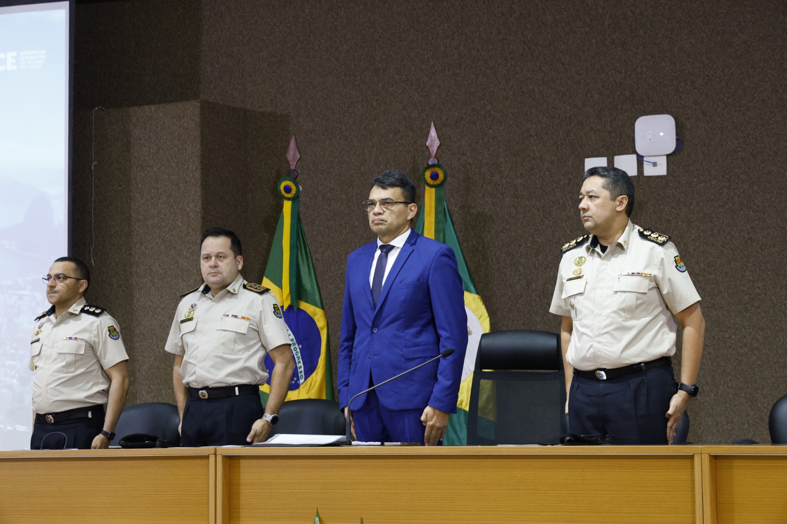 Alece homenageia Comando de Policiamento do Raio (CP-Raio)