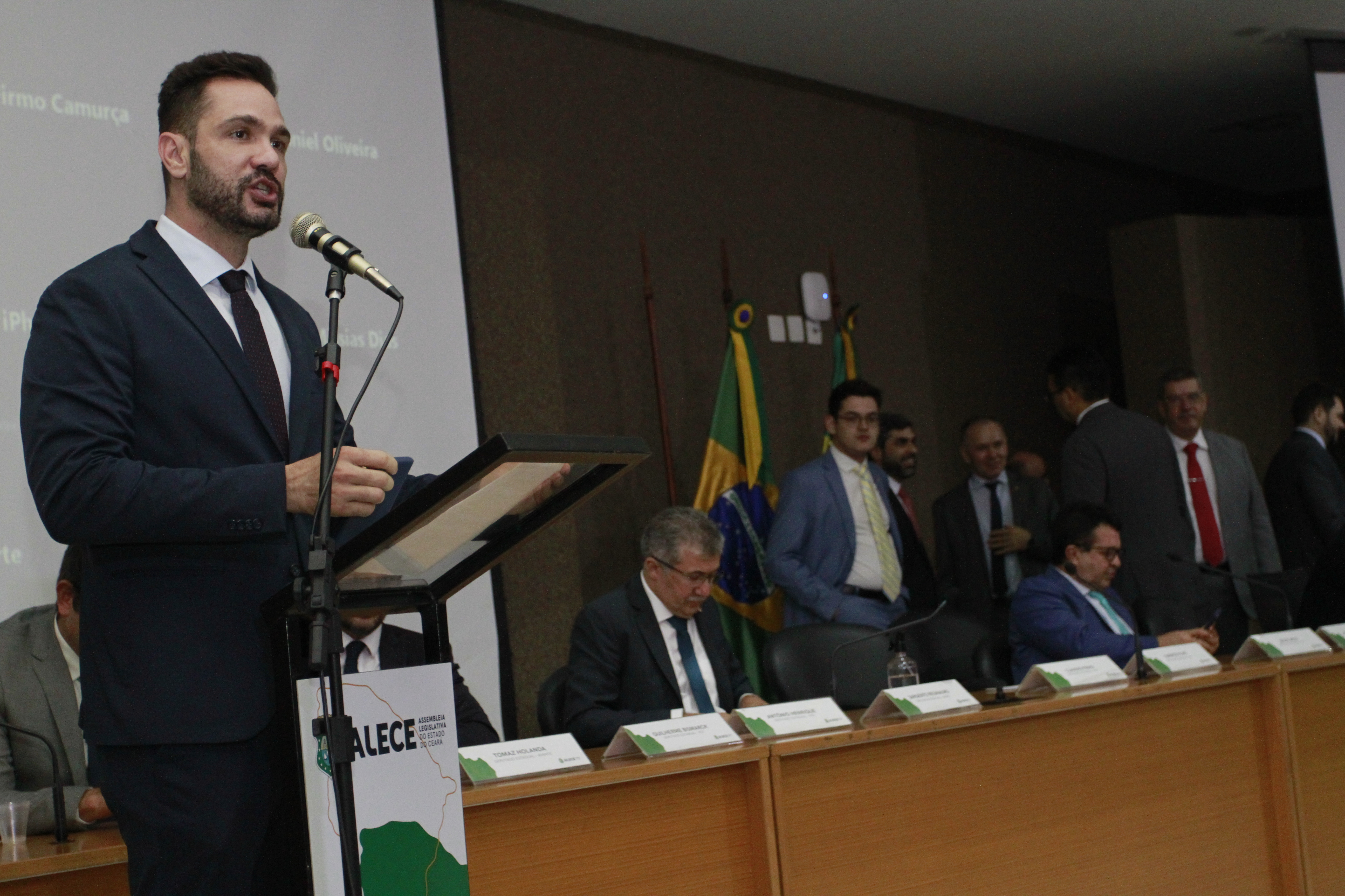Guilherme Bismarck destaca entrega de novo equipamento turístico em Aracati