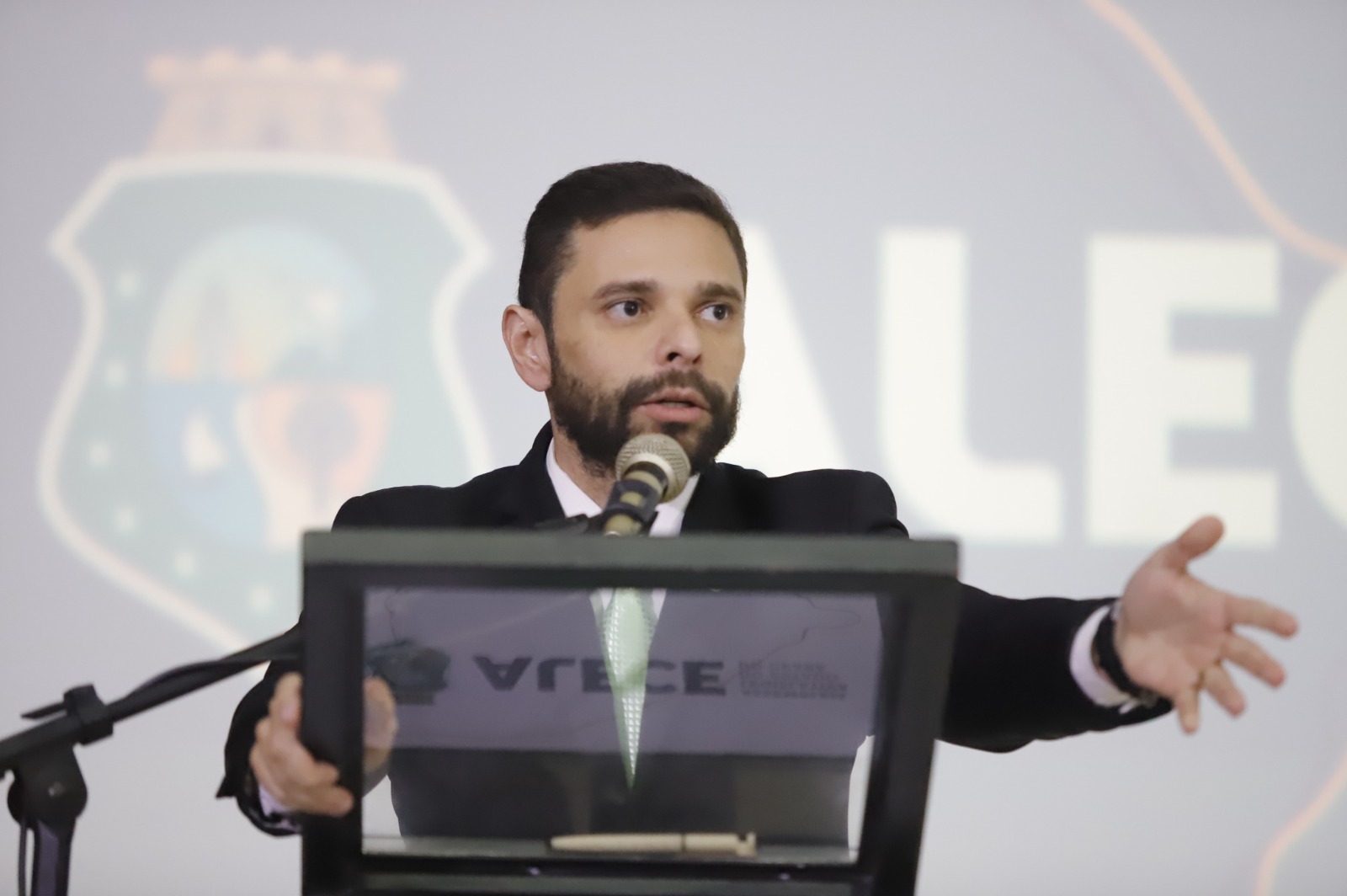 Júlio César defende investimento do governo para manutenção do  IJF