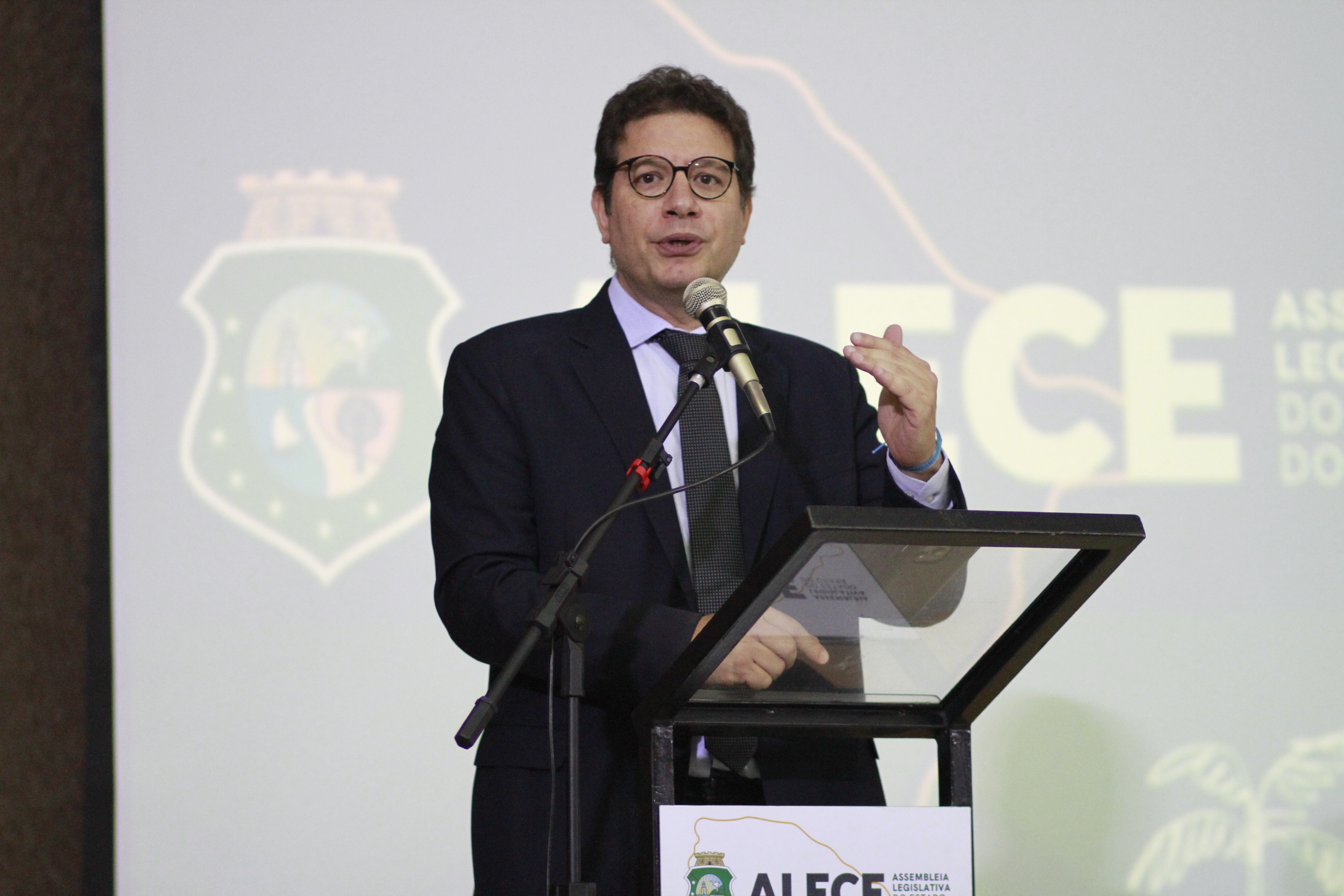 Renato Roseno sugere incorporação de abastecimento de água ao Ceará Sem Fome