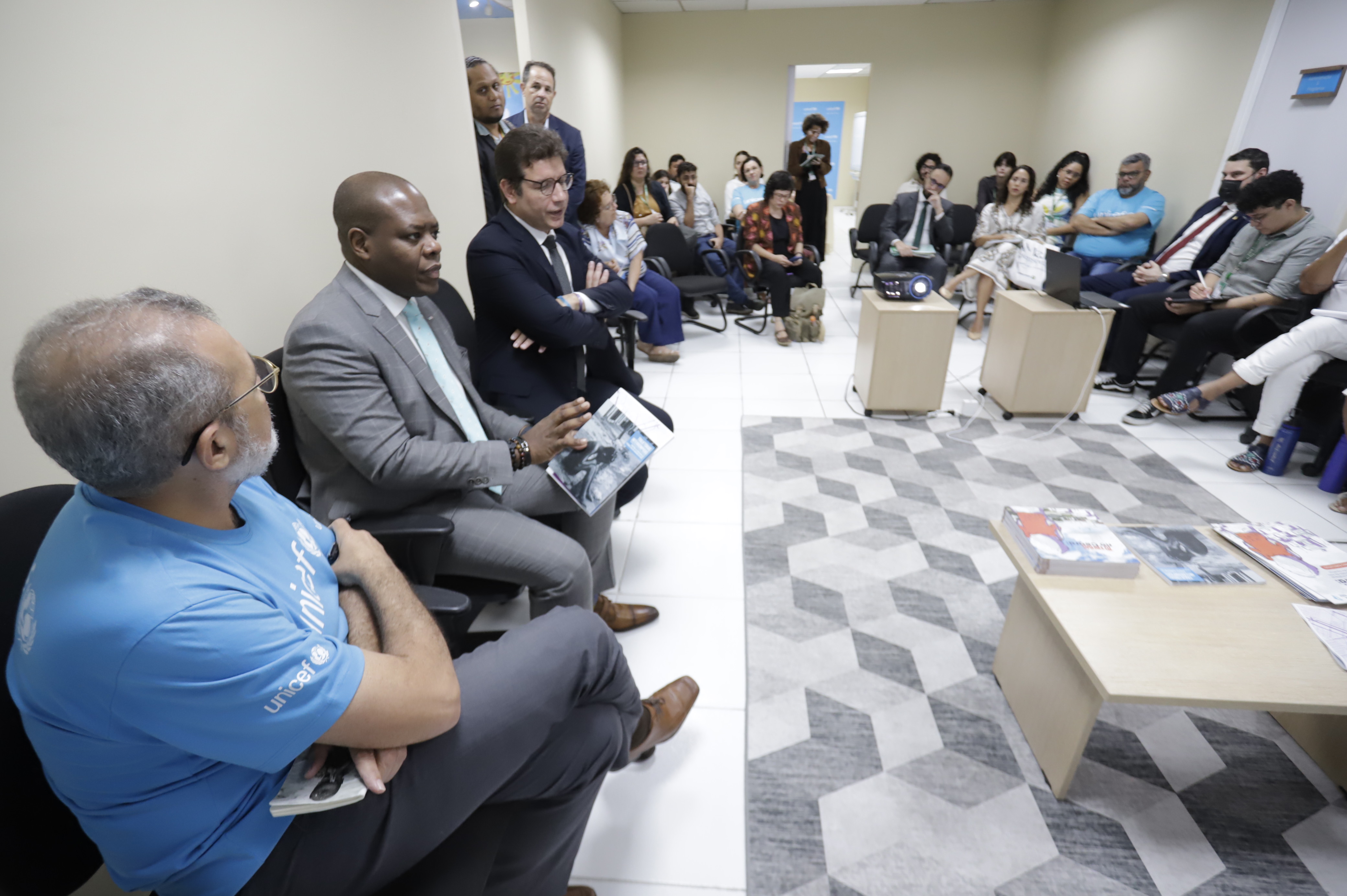 Alece  apresenta ao ministro Silvio Almeida resultado de acordo firmado com Ministério dos Direitos Humanos - Foto: Dário Gabriel