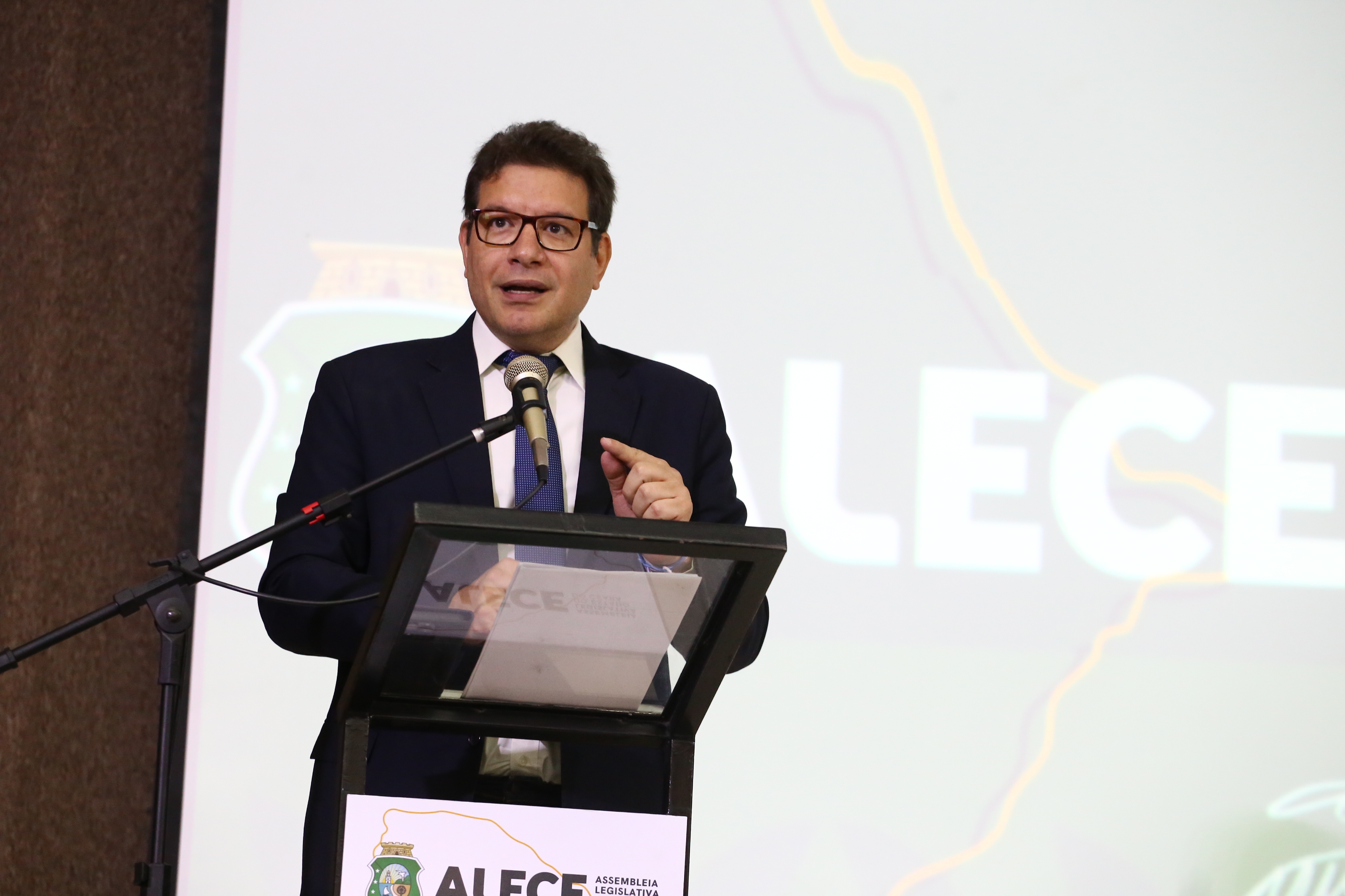 Renato Roseno destaca participação em seminário sobre mestres e mestras da cultura