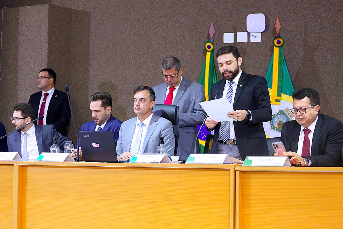 Votação durante sessão legislativa desta terça-feira