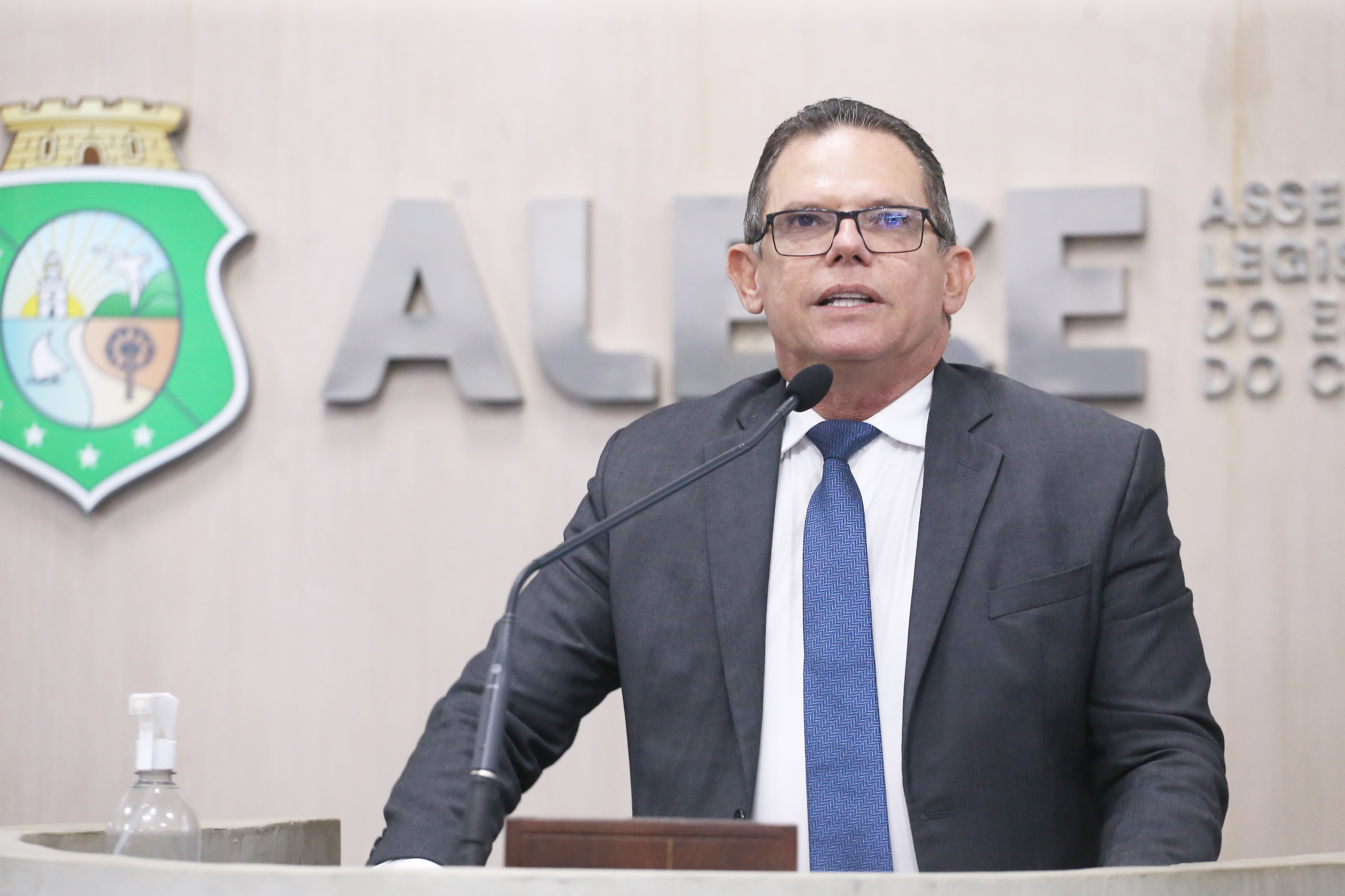 Lucinildo Frota cobra cumprimento de compromissos de campanha do governador