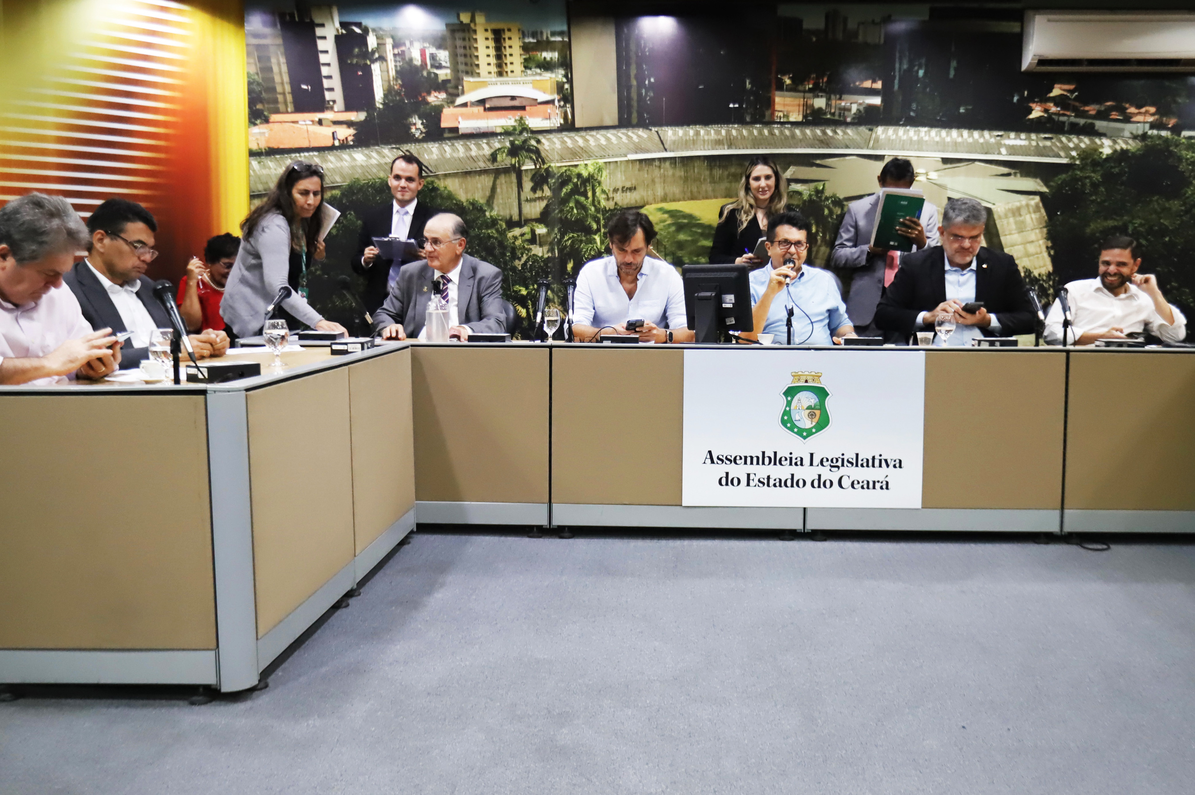 Dezoito projetos de deputados são aprovados pela Comissão de Trabalho