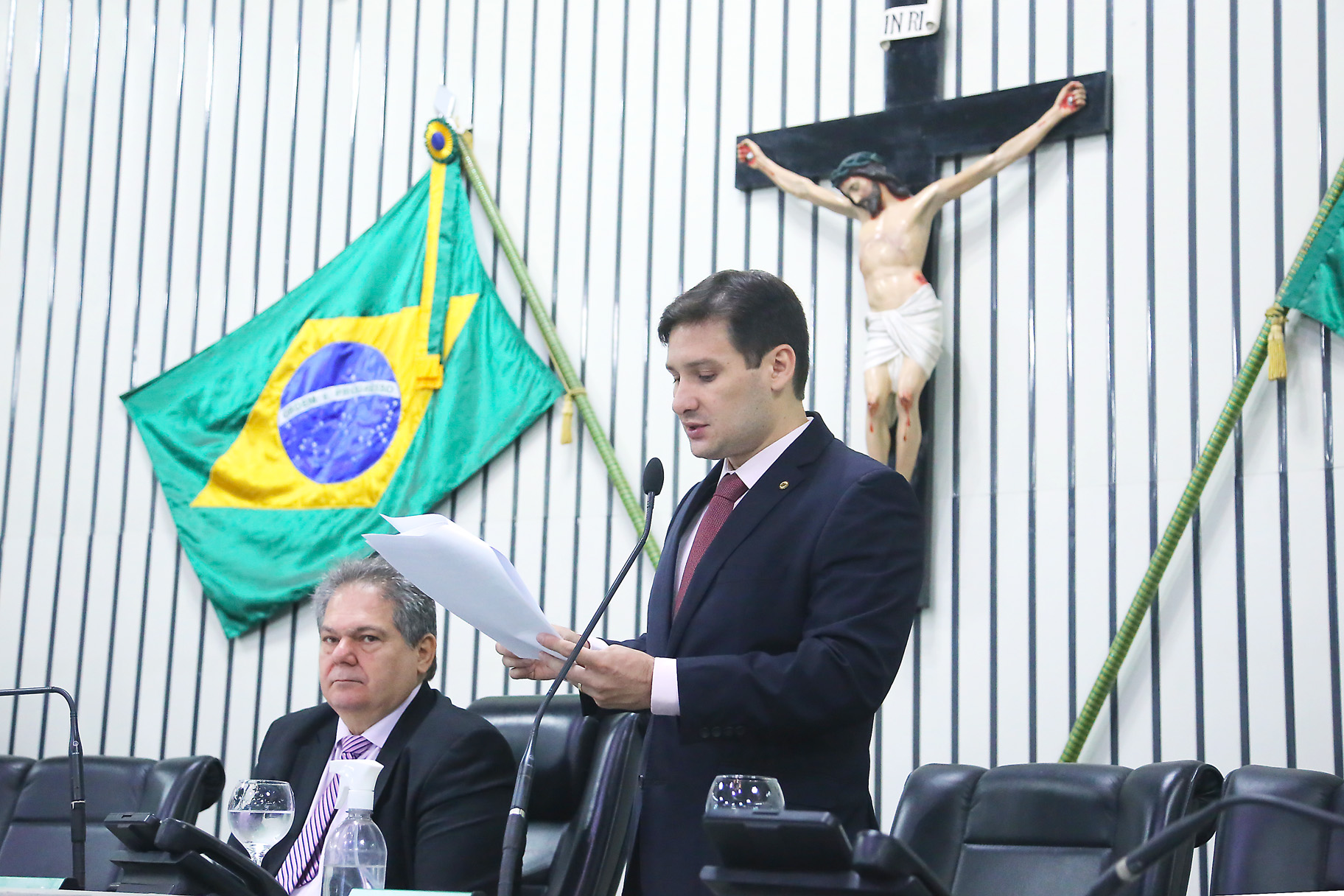 Leitura do expediente pelo deputado Marcos Sobreira