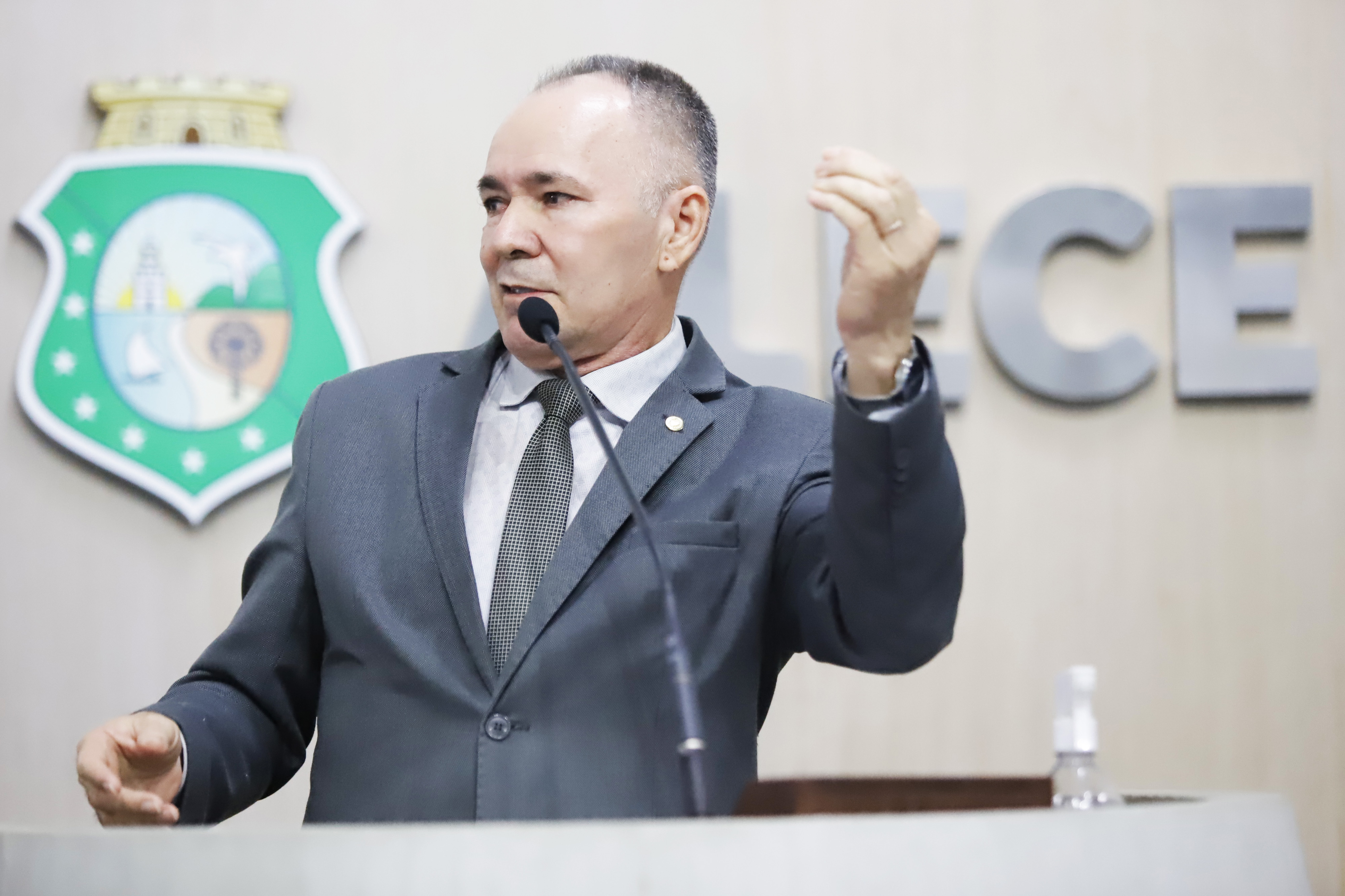 Alcides Fernandes critica fala de pré-candidato à Prefeitura de Fortaleza em entrevista