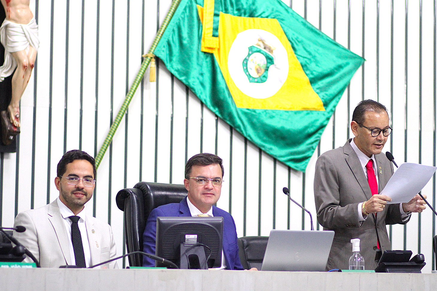 Leitura do expediente da sessão legislativa desta terça-feira