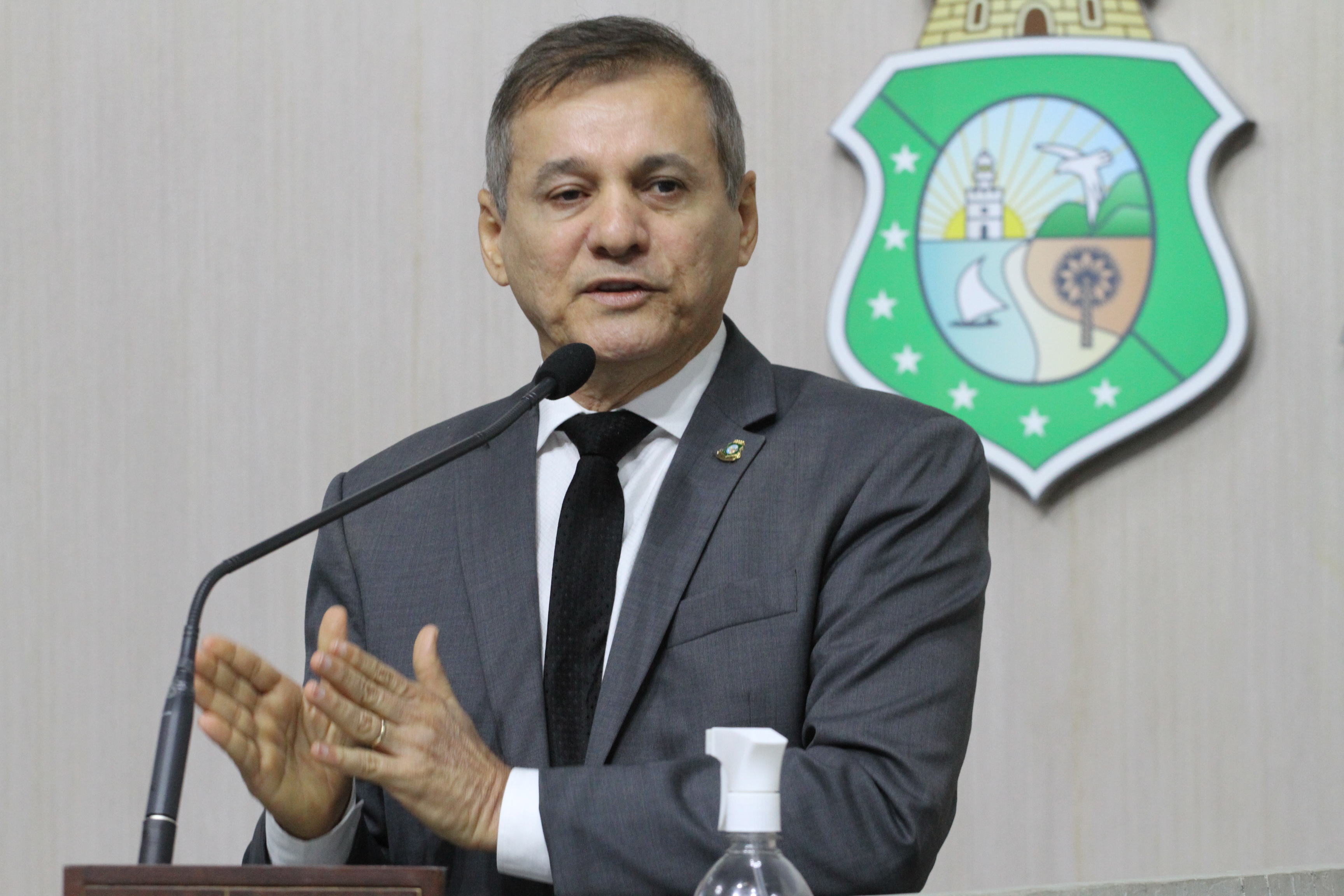 Firmo Camurça contesta críticas de Lucinildo e diz que seu patrão é o povo