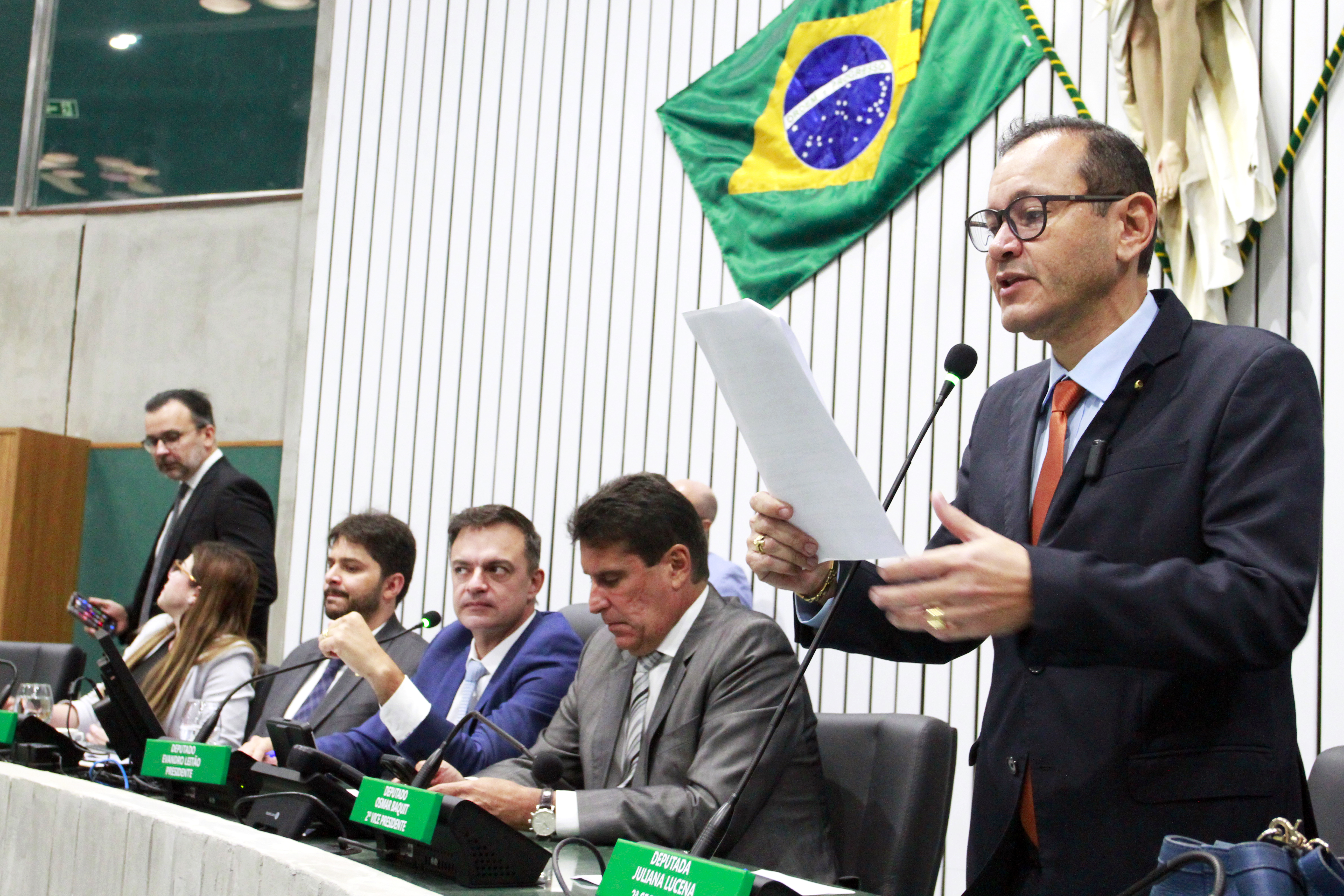 Leitura do expediente da sessão legislativa desta terça-feira