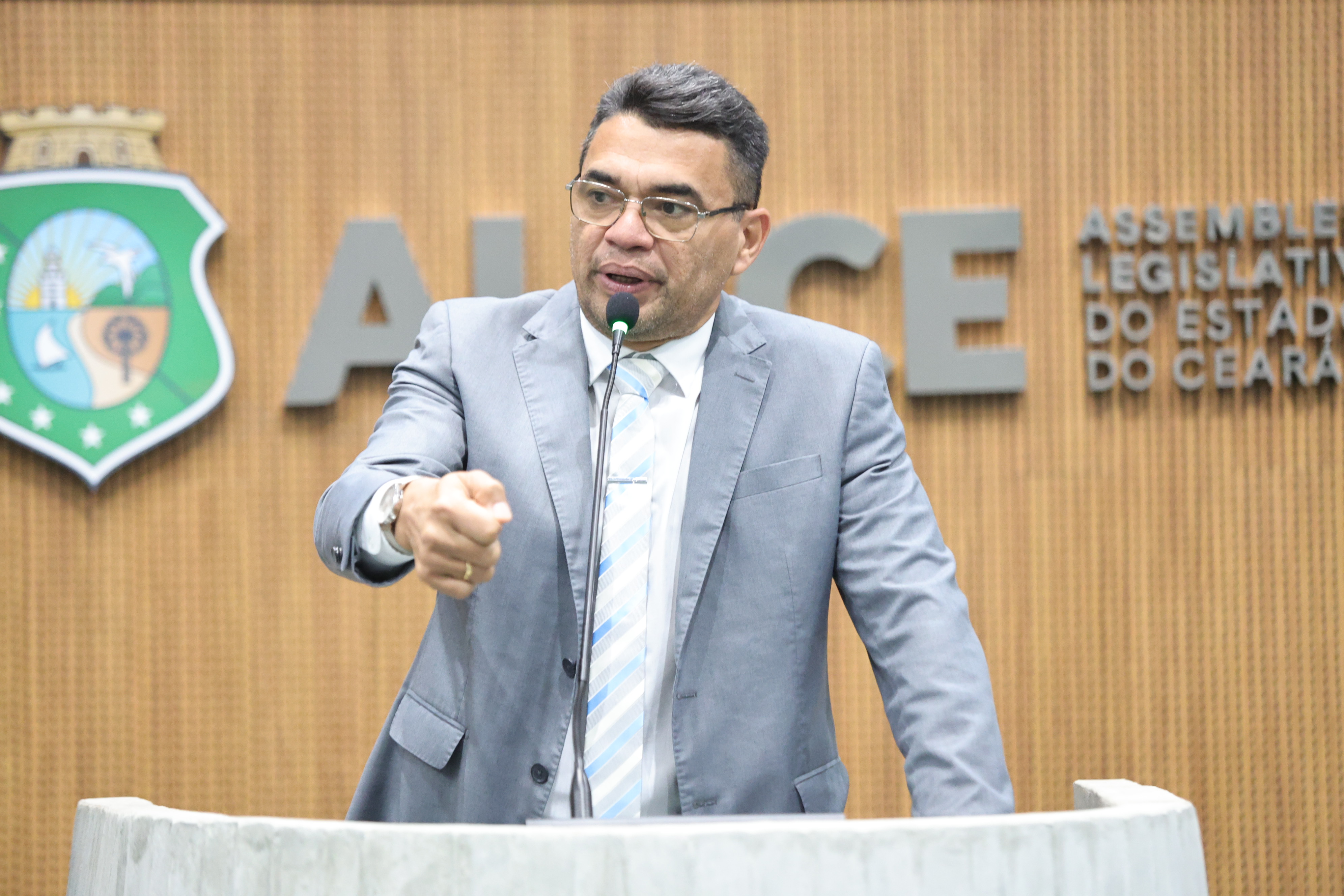 Sargento Reginauro cobra soluções para filas de espera de pacientes com câncer