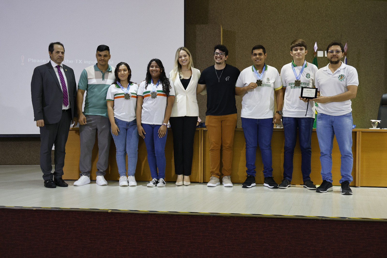 Solenidade na Alece entrega medalhas a 74 alunos do CE premiados na Maratona Tech