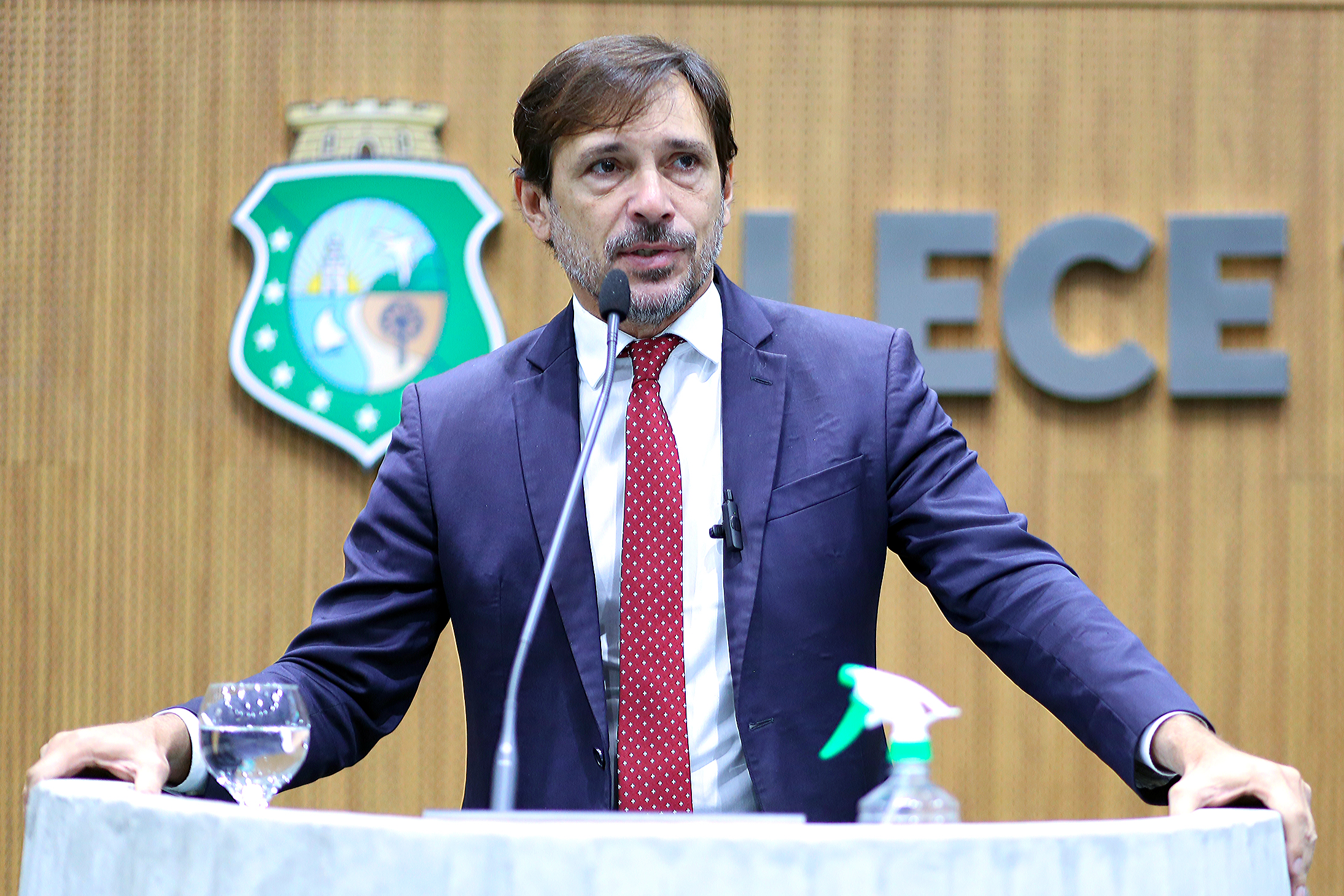 Deputado Guilherme Sampaio (PT) falou sobre o reajuste dos servidores estaduais na sessão plenária desta quarta-feira (12/03)
