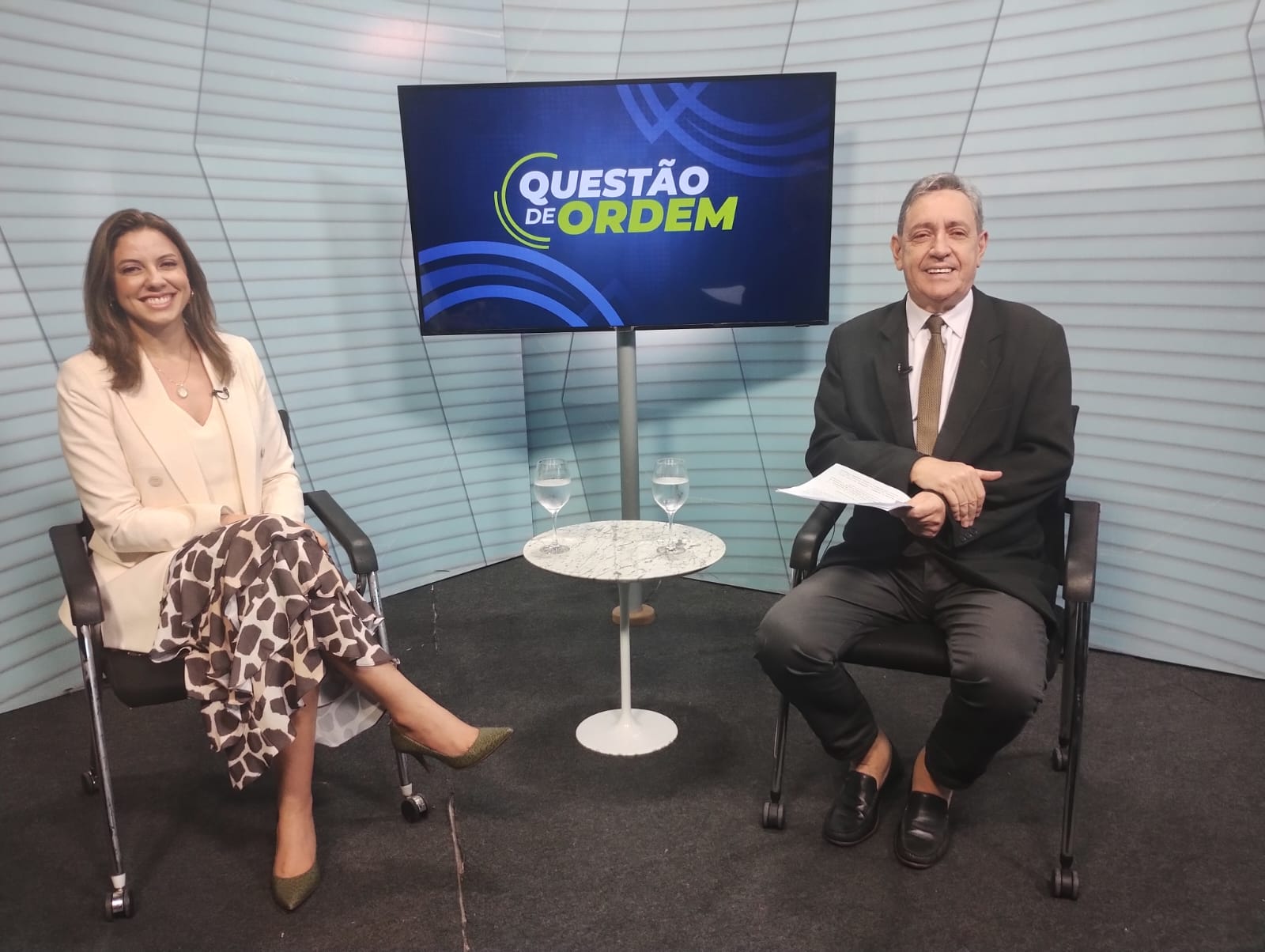 Presidente da ADPEC, defensora pública Kelviane Barros e jornalista Renato Abreu