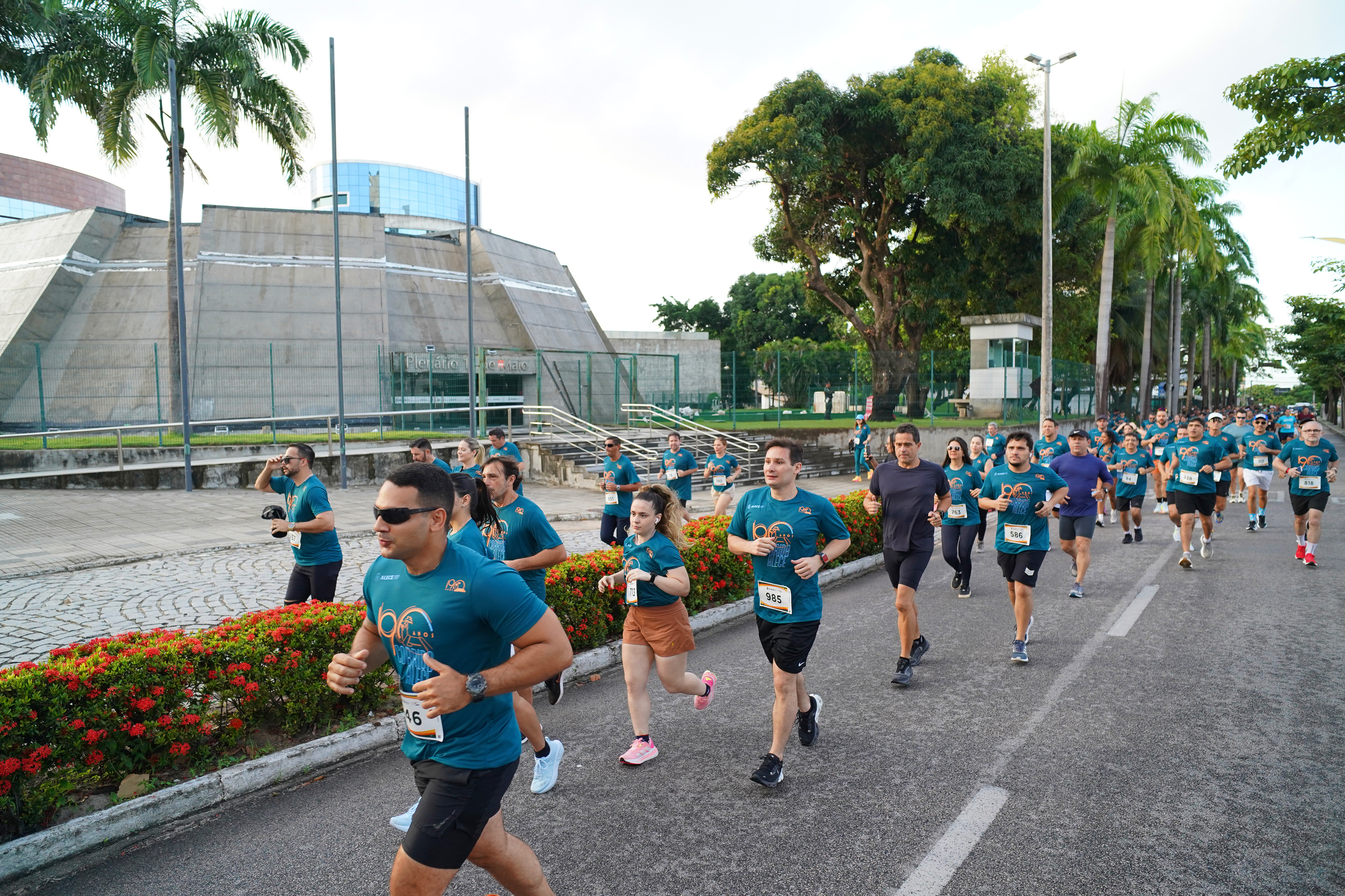 Corrida Alece 190 anos teve percursos de 3 e 5 km