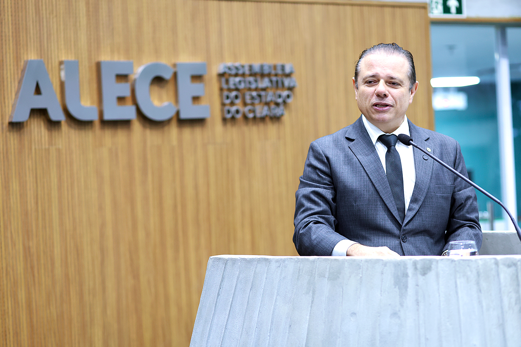 Deputado Cláudio Pinho (PDT) em pronunciamento no primeiro expediente desta quarta-feira (09/04)