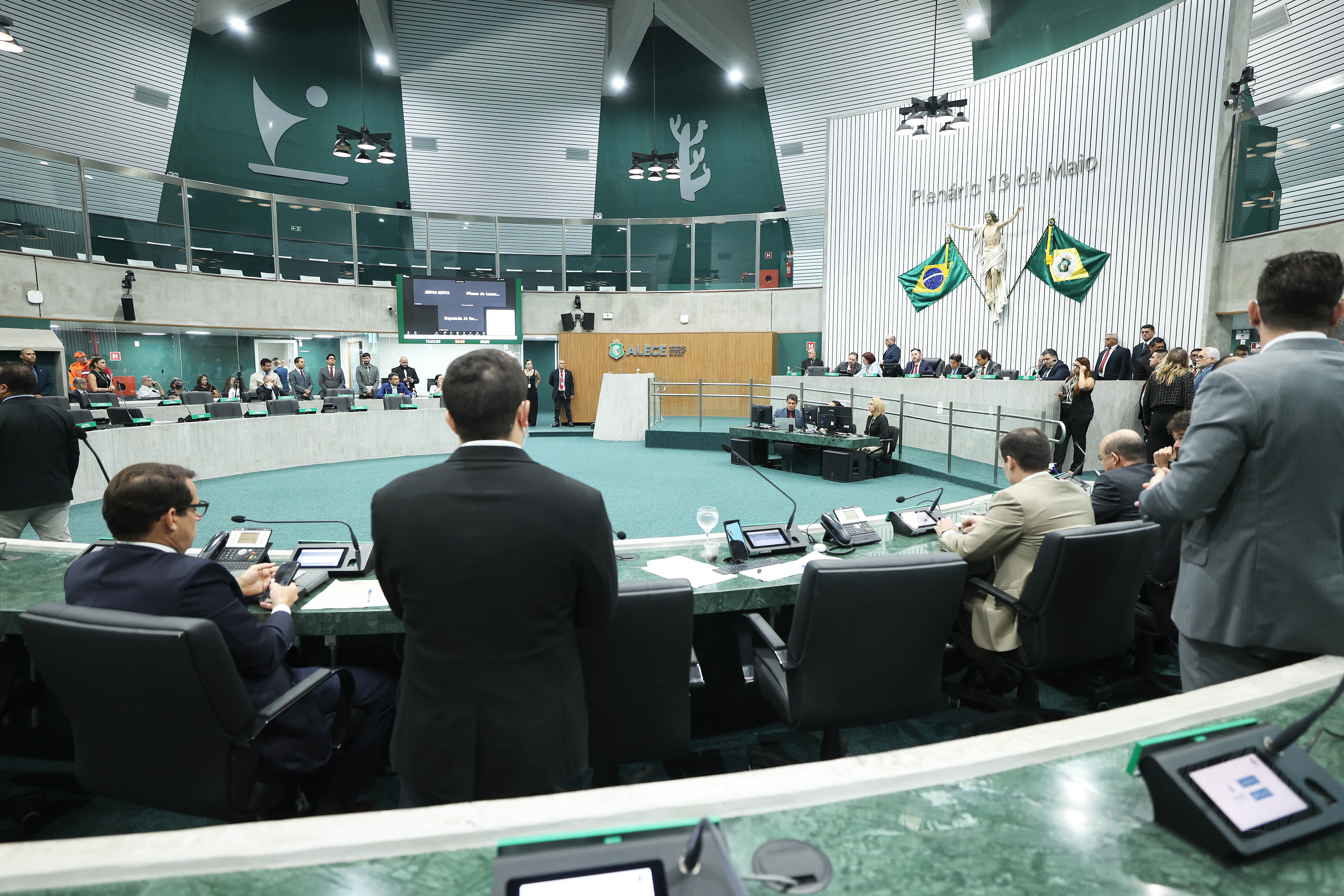 Segurança pública e ações no Interior pautam falas de deputados na ordem do dia