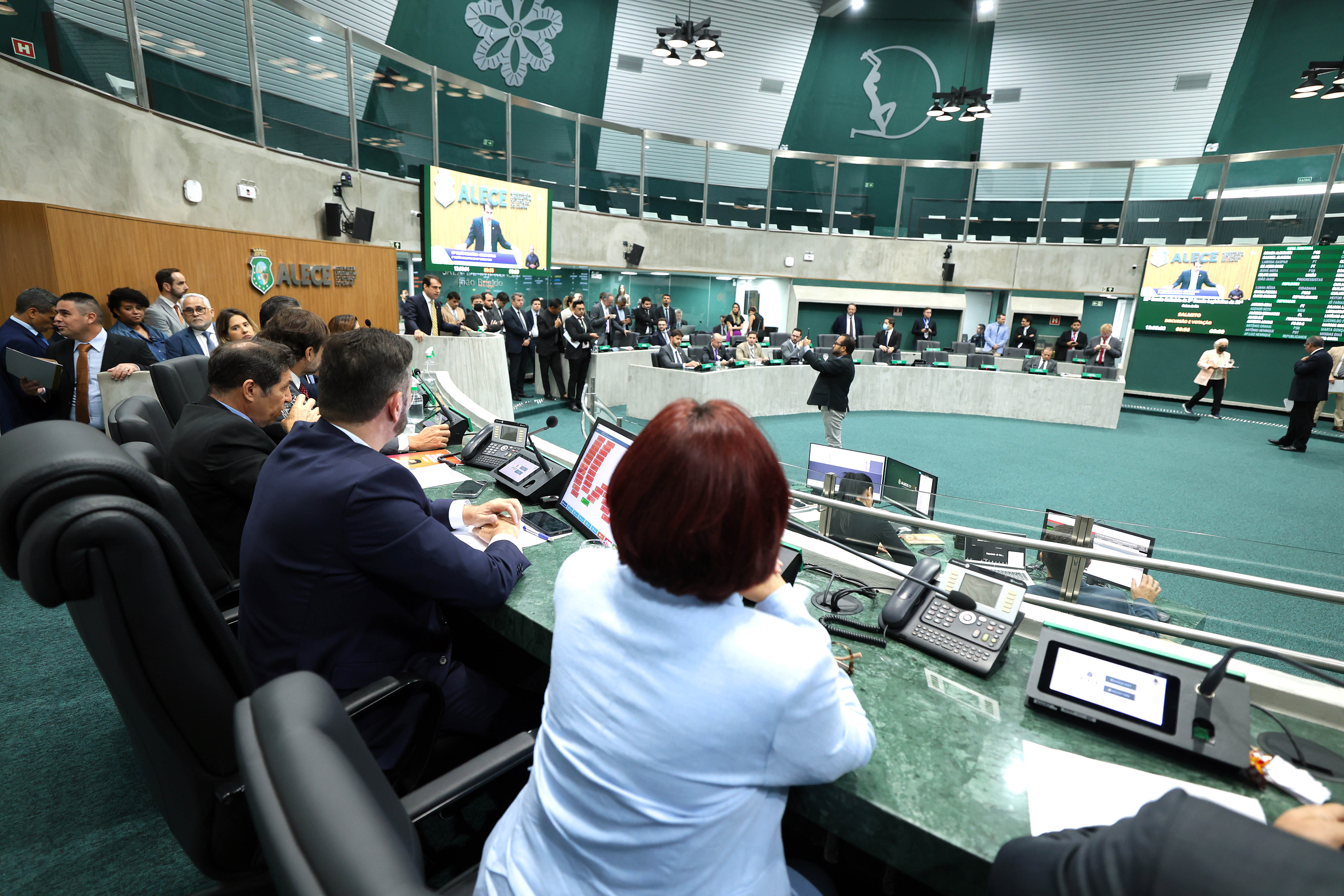 Votação foi realizada durante a sessão plenária desta quarta-feira (09/04)
