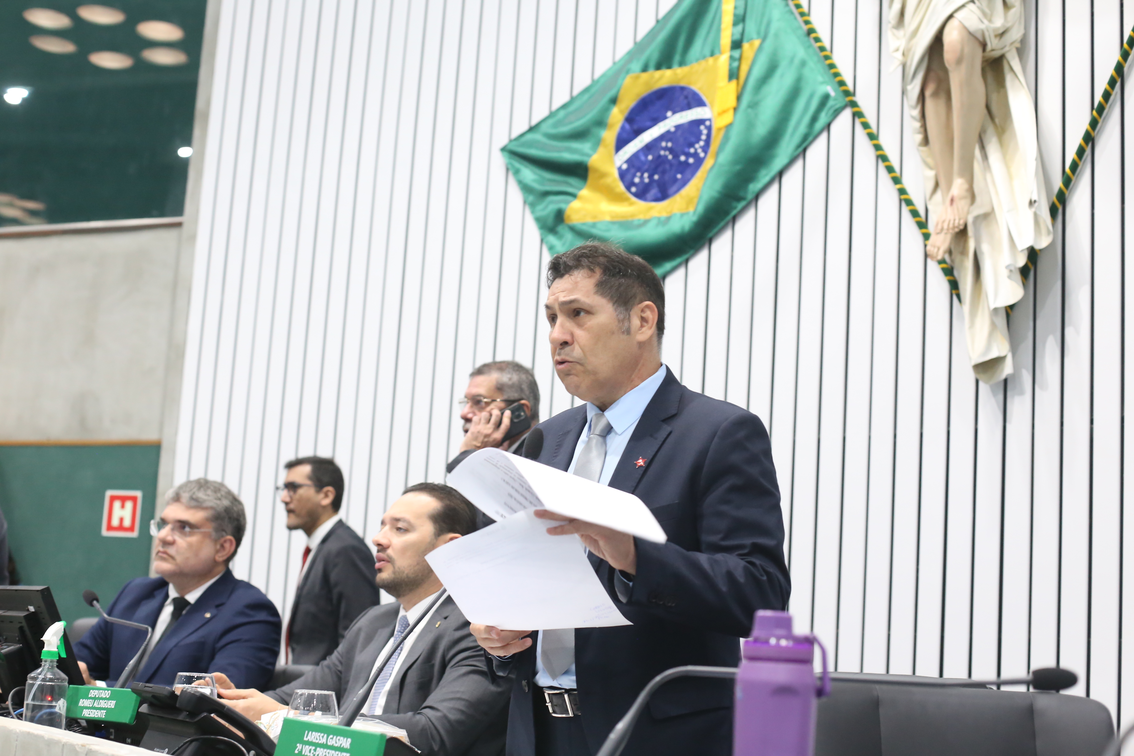 Vinte projetos de parlamentares começam a tramitar na Alece